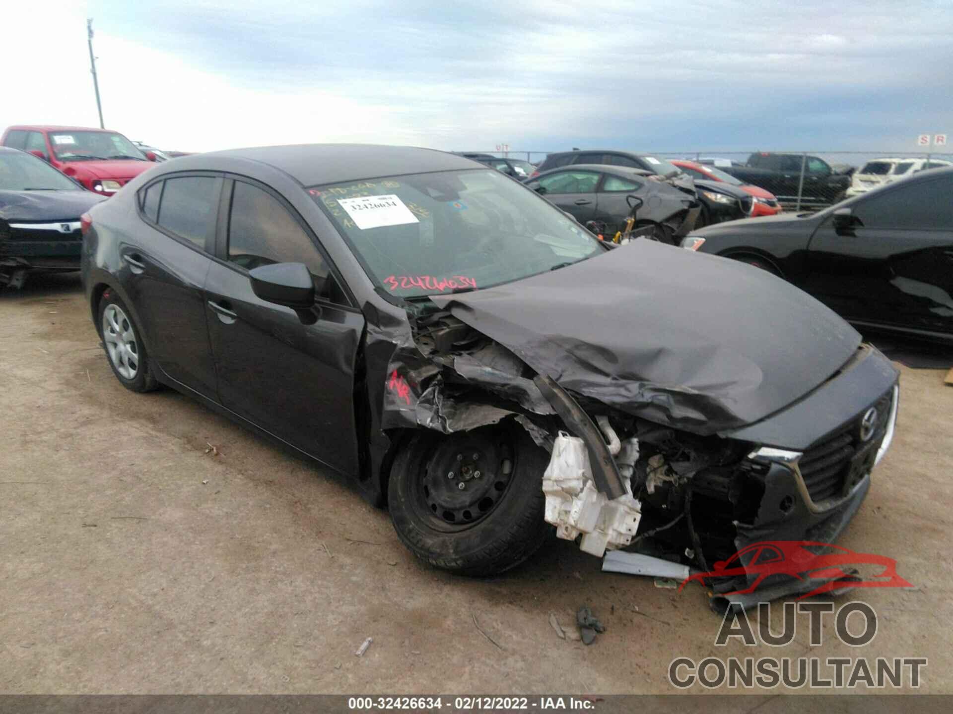 MAZDA MAZDA3 4-DOOR 2018 - 3MZBN1U74JM211785