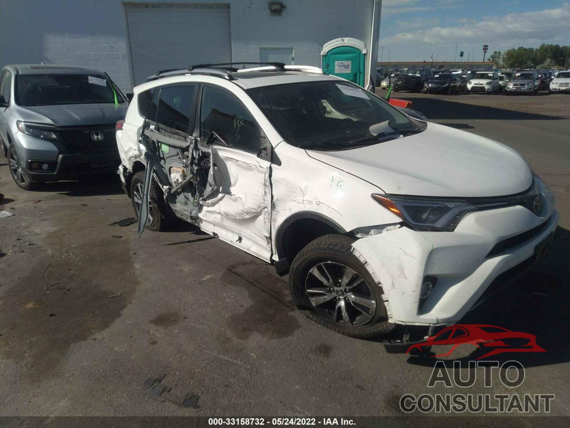 TOYOTA RAV4 2017 - JTMRFREV4HJ171578