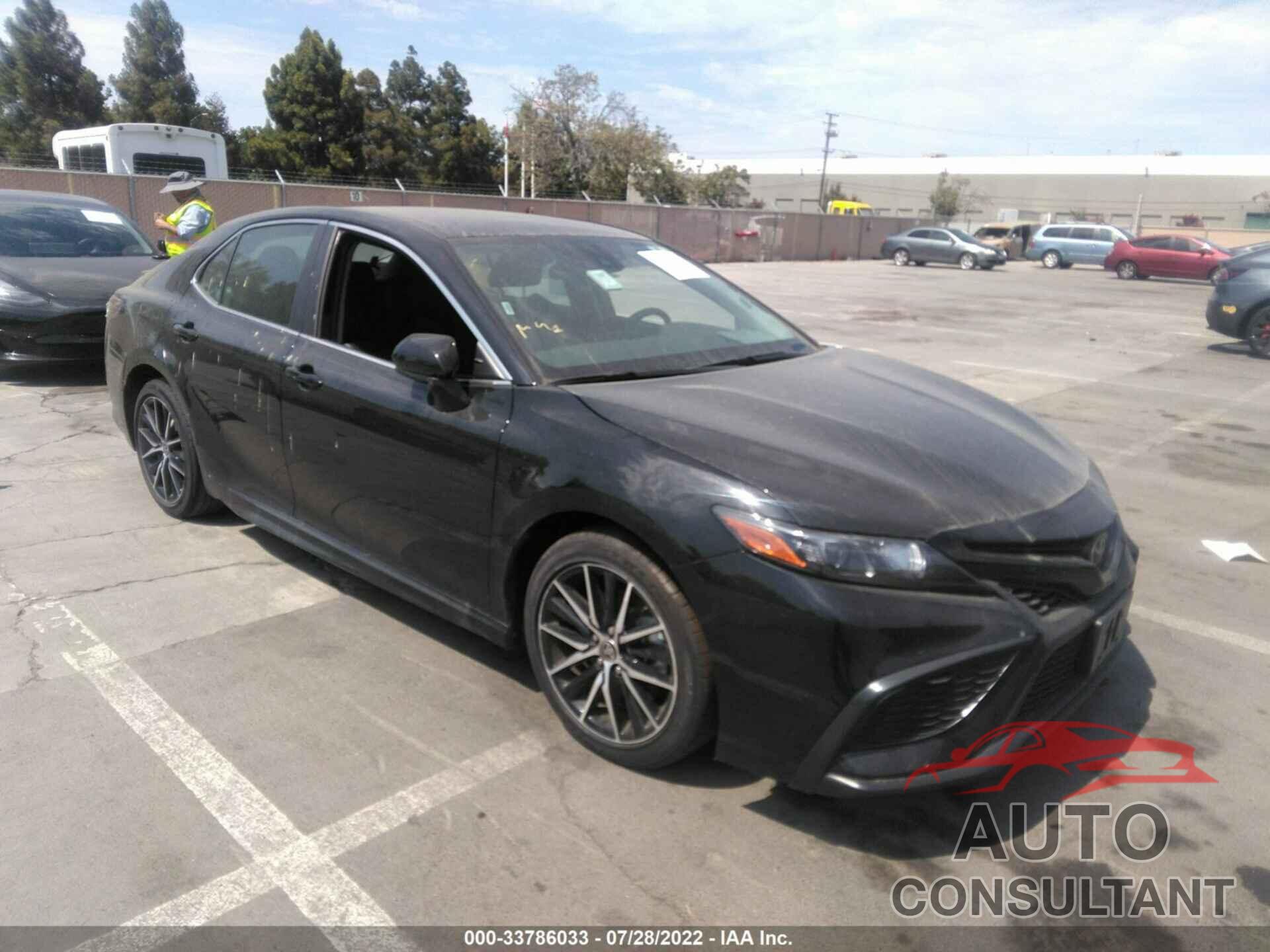TOYOTA CAMRY 2021 - 4T1G11AK6MU472523
