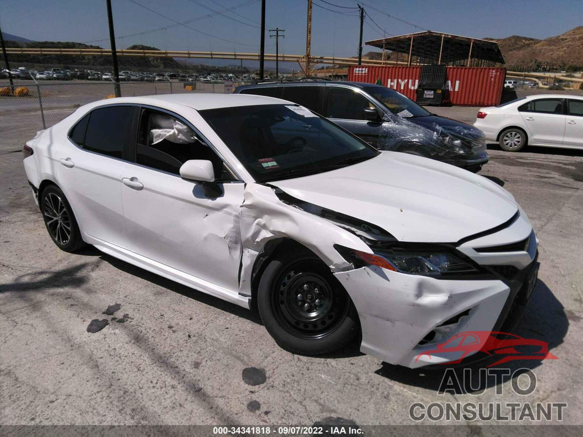 TOYOTA CAMRY 2018 - 4T1B11HK5JU078426