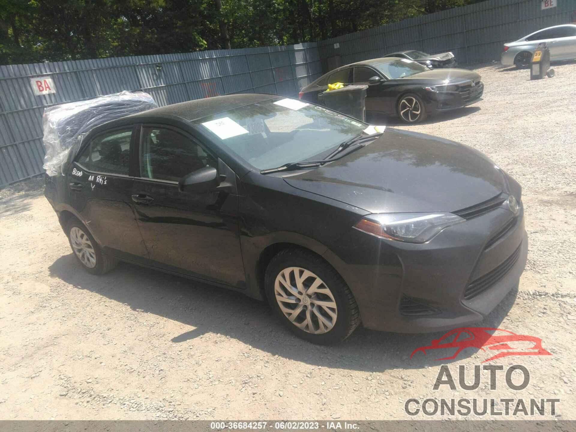 TOYOTA COROLLA 2018 - 2T1BURHE8JC071164
