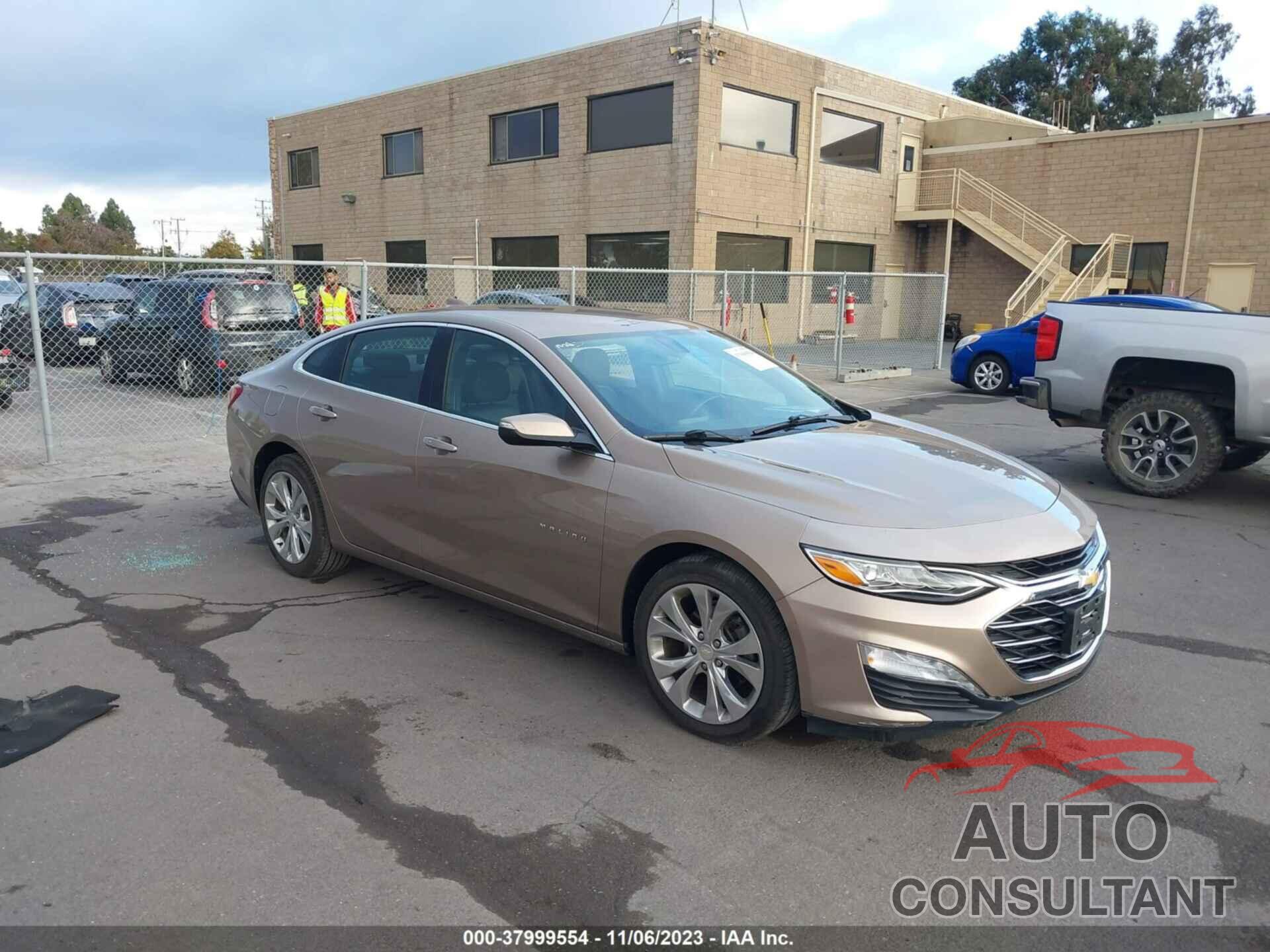 CHEVROLET MALIBU 2019 - 1G1ZE5SX5KF143163