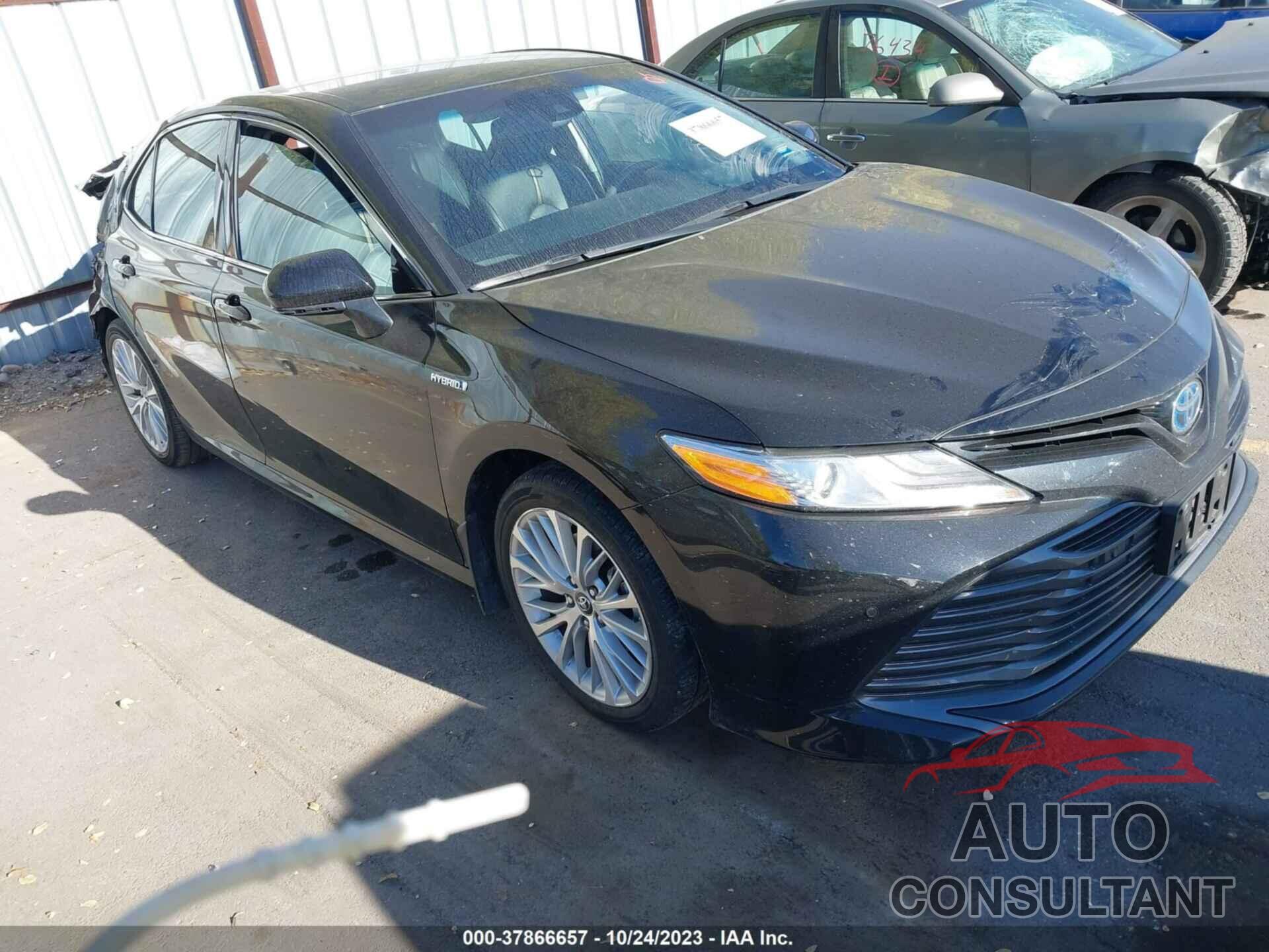 TOYOTA CAMRY 2018 - 4T1B21HK0JU005803