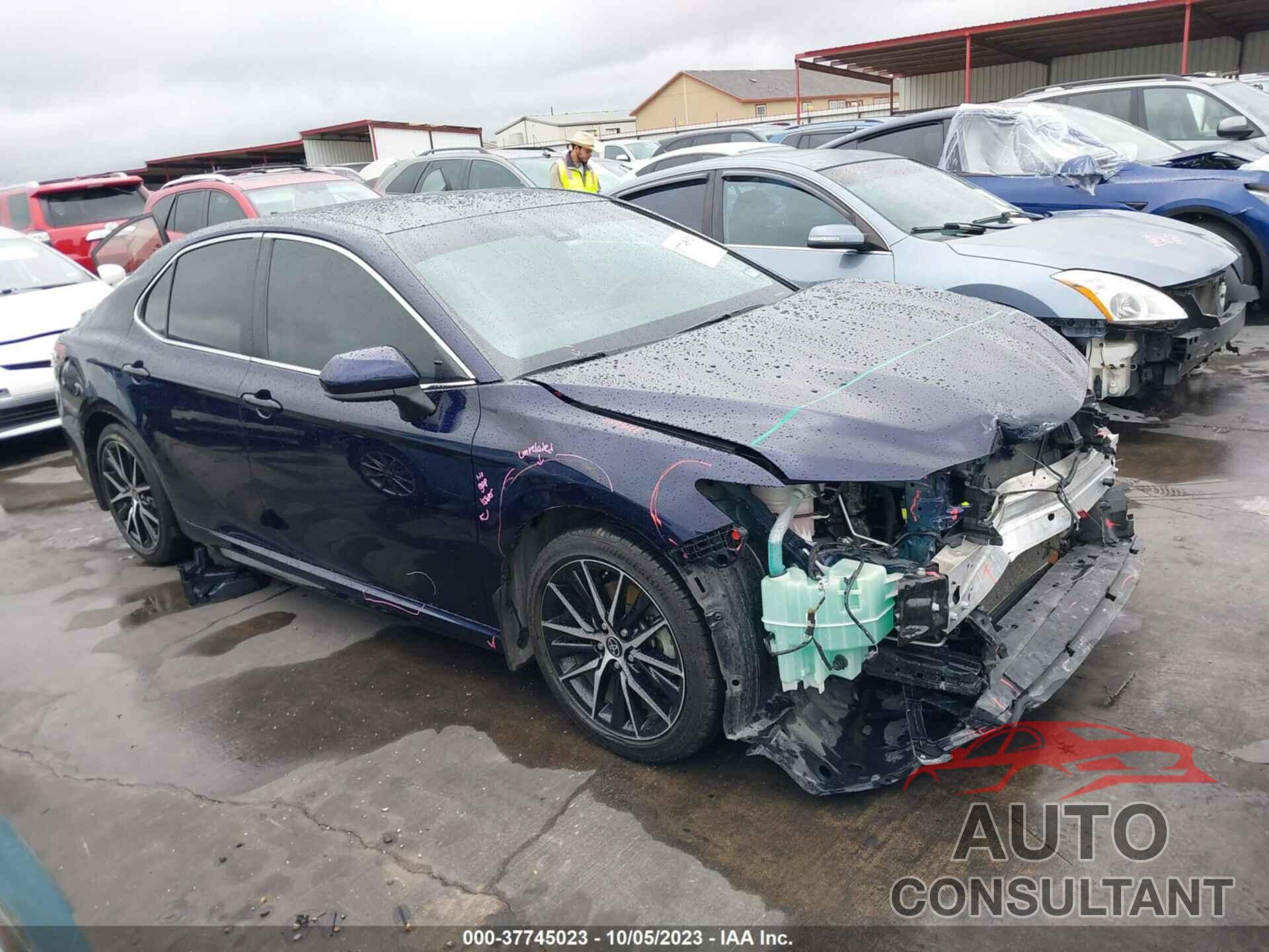 TOYOTA CAMRY 2021 - 4T1G11AK0MU469682