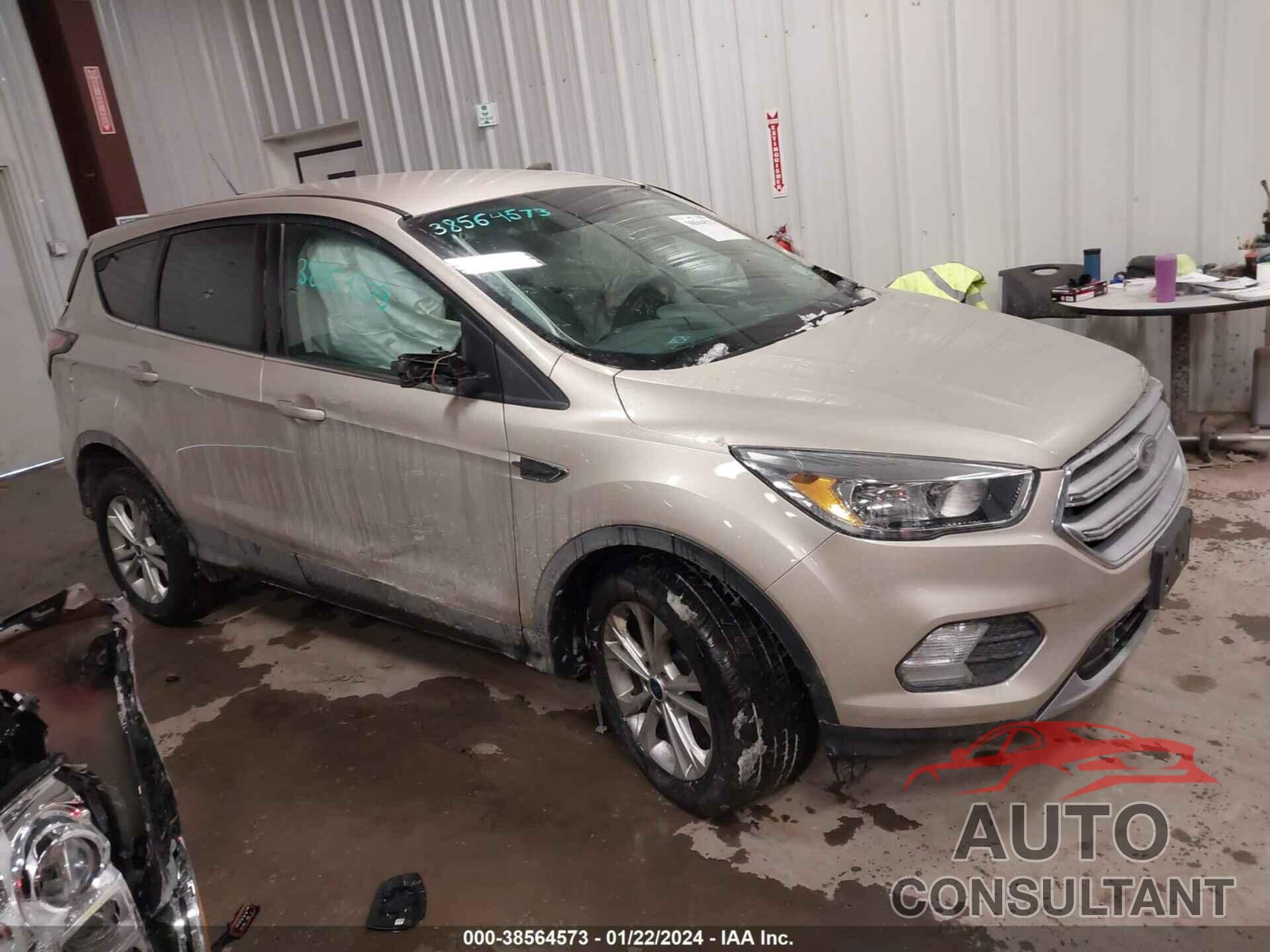 FORD ESCAPE 2017 - 1FMCU0GD5HUB34786