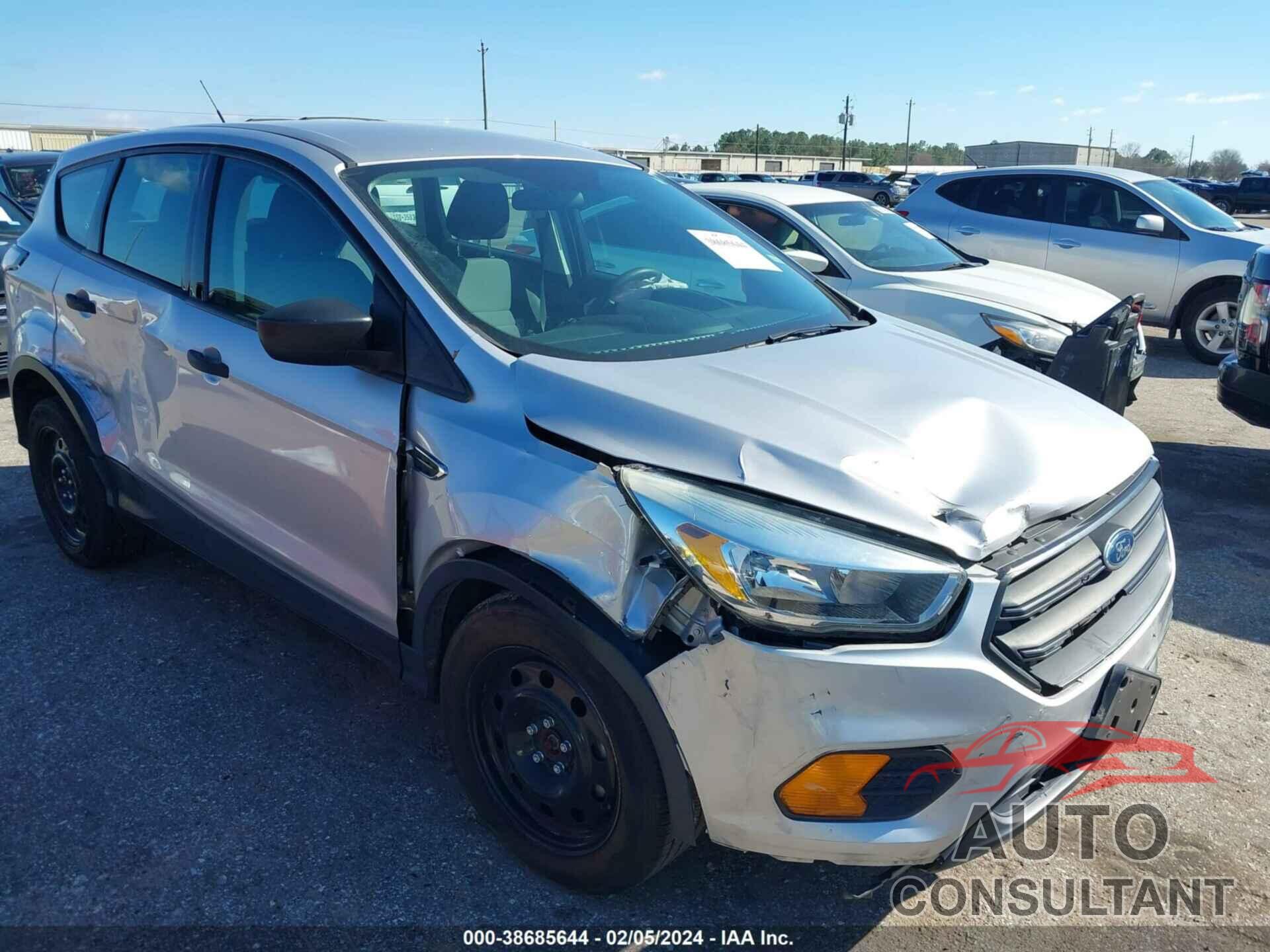 FORD ESCAPE 2017 - 1FMCU0F71HUC24349
