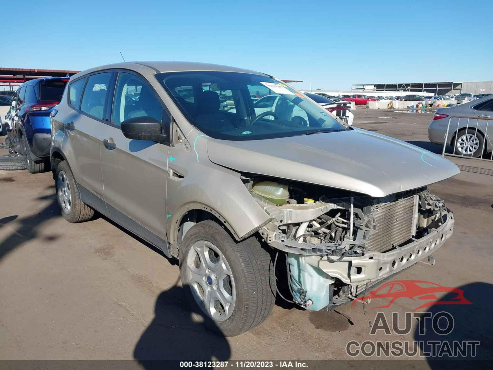 FORD ESCAPE 2018 - 1FMCU0F71JUC79227