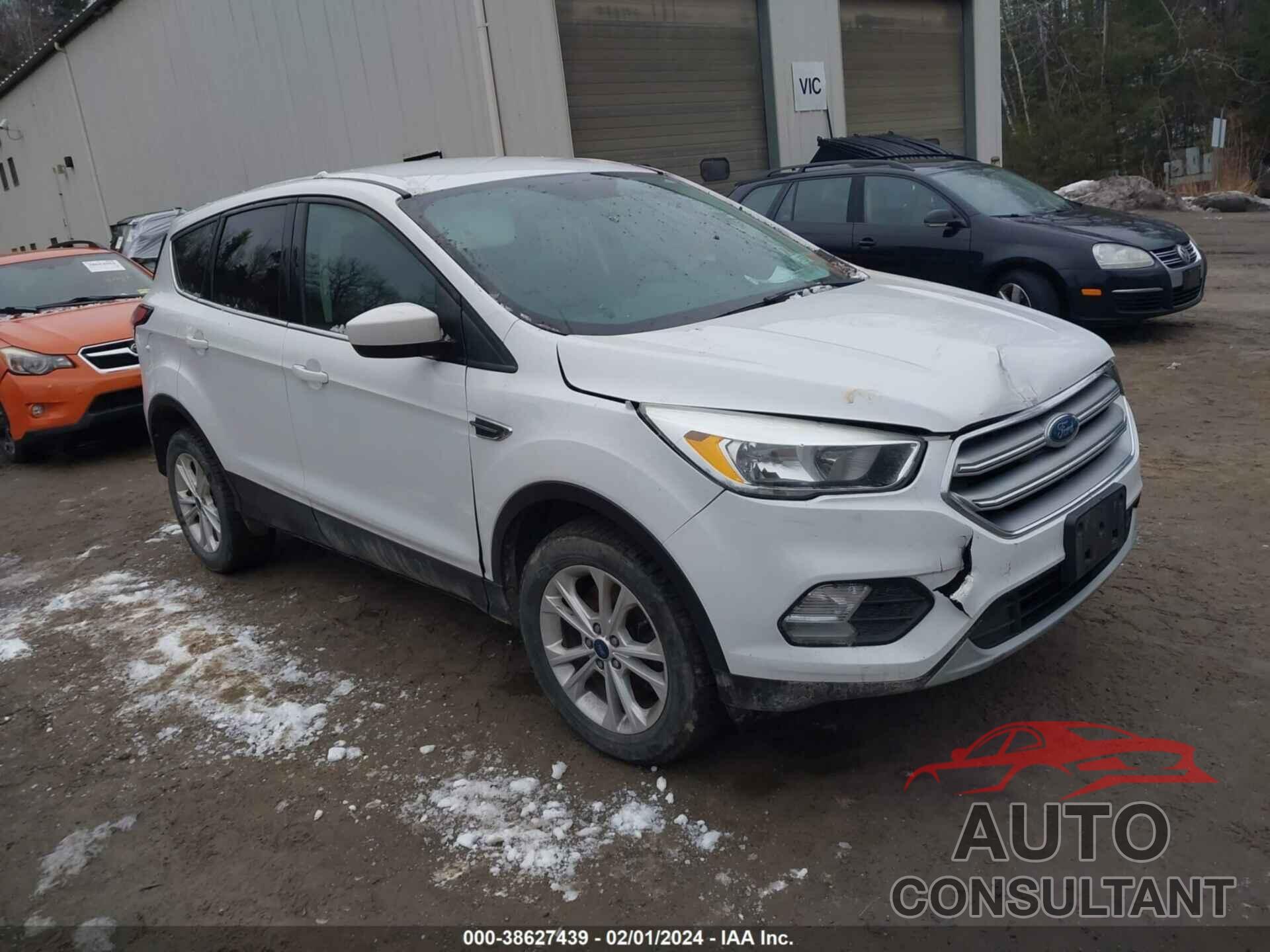 FORD ESCAPE 2017 - 1FMCU9GD9HUF00267