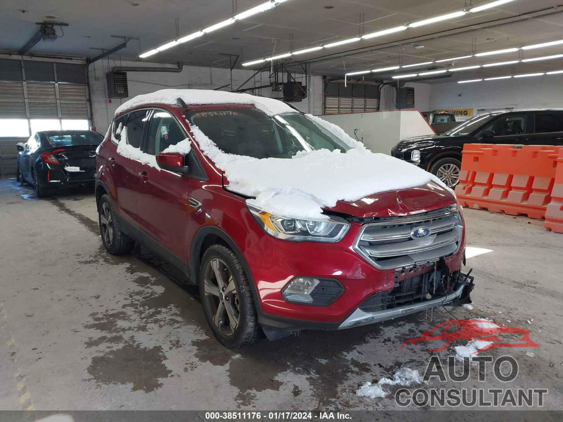 FORD ESCAPE 2017 - 1FMCU9GD4HUC17727