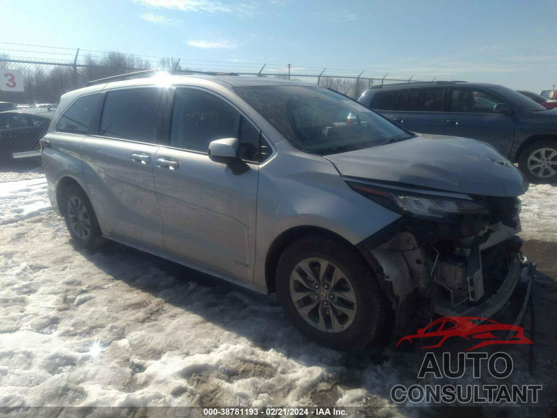 TOYOTA SIENNA 2021 - 5TDYRKEC3MS001654