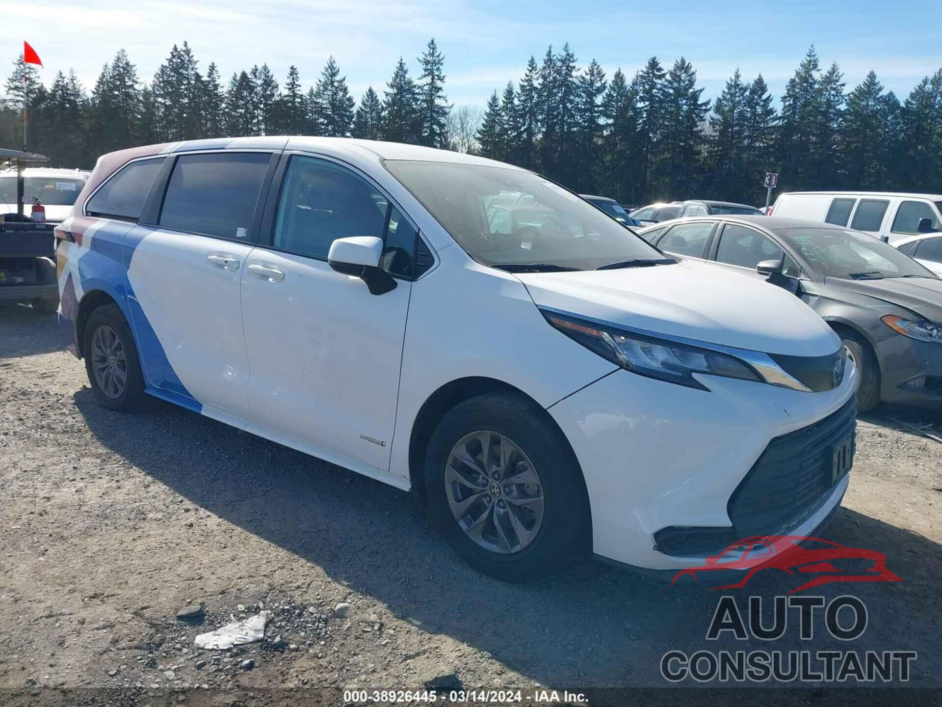 TOYOTA SIENNA 2021 - 5TDKRKEC9MS029559