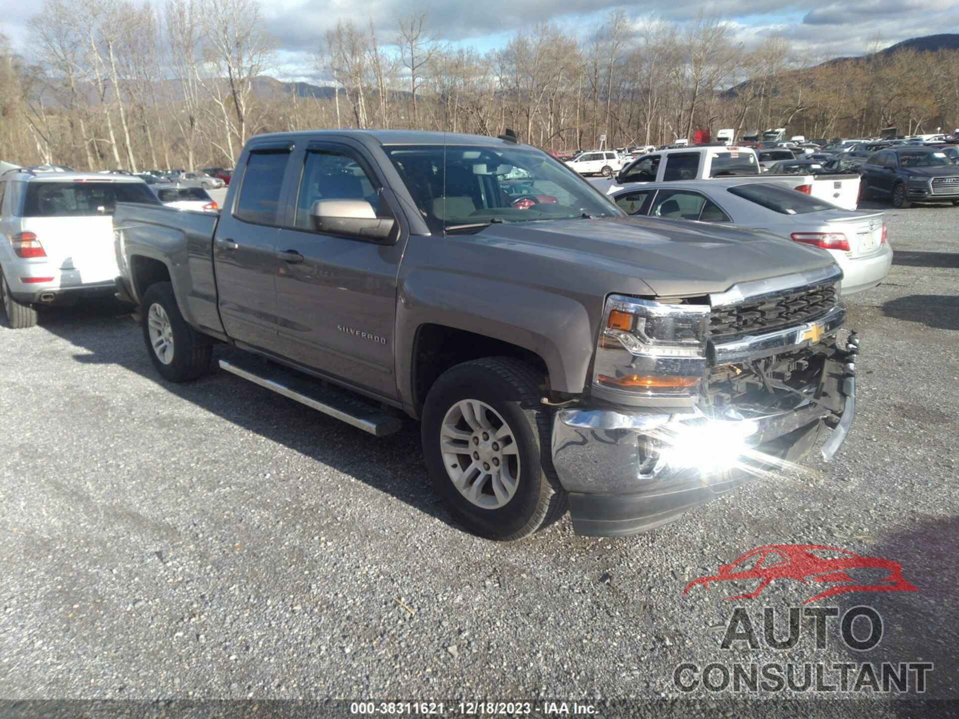 CHEVROLET SILVERADO 1500 2017 - 1GCVKREC2HZ264660