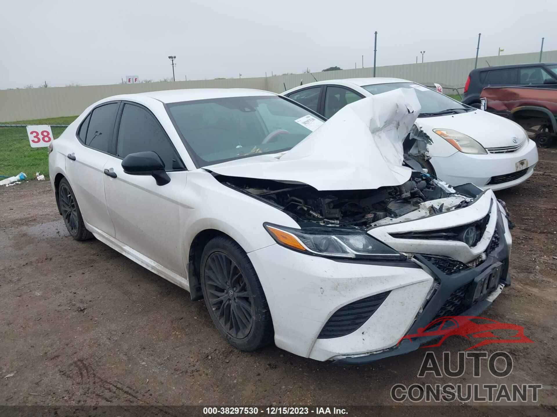 TOYOTA CAMRY 2020 - 4T1G11AK2LU323394