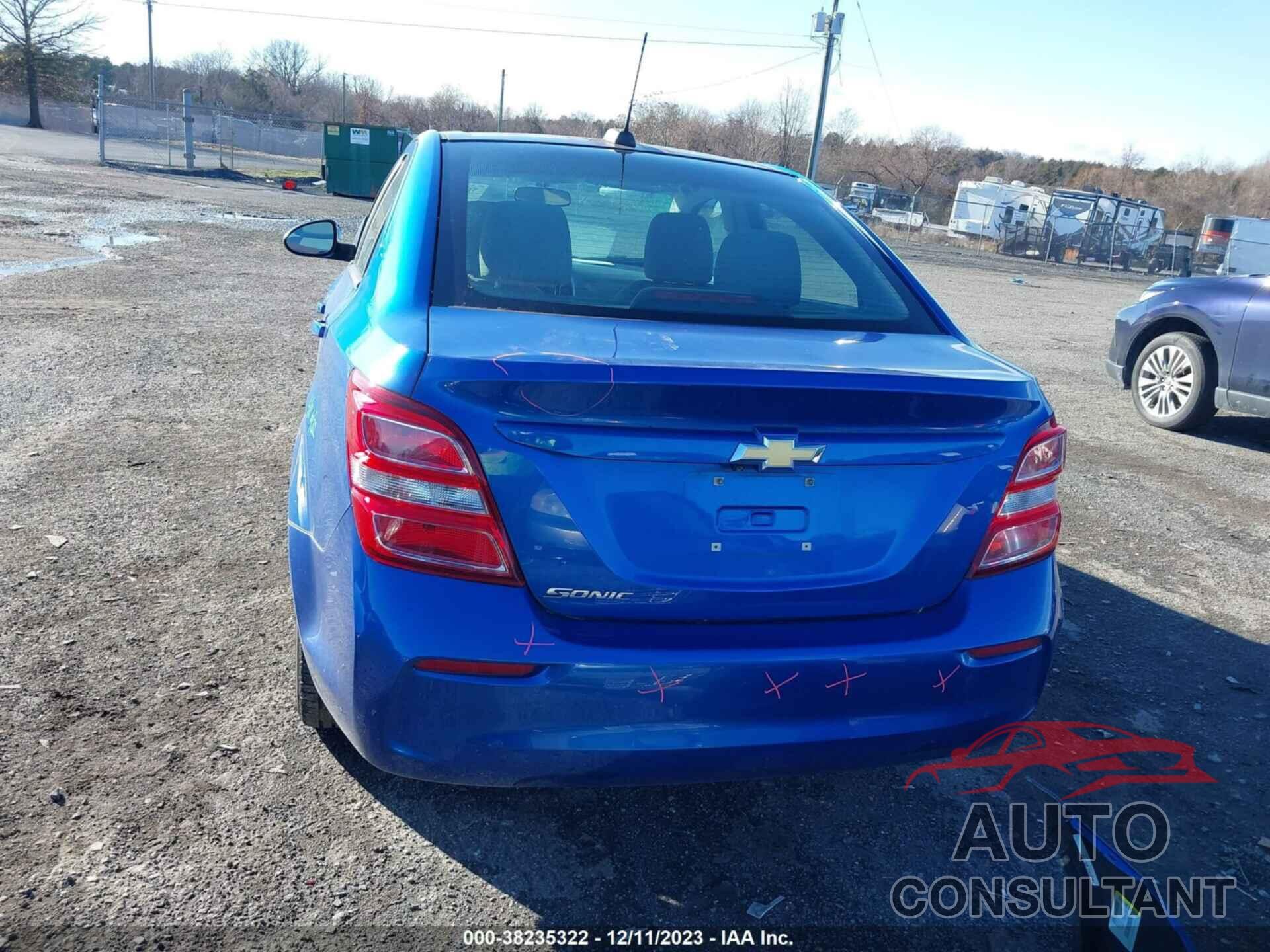 CHEVROLET SONIC 2017 - 1G1JB5SG0H4144327