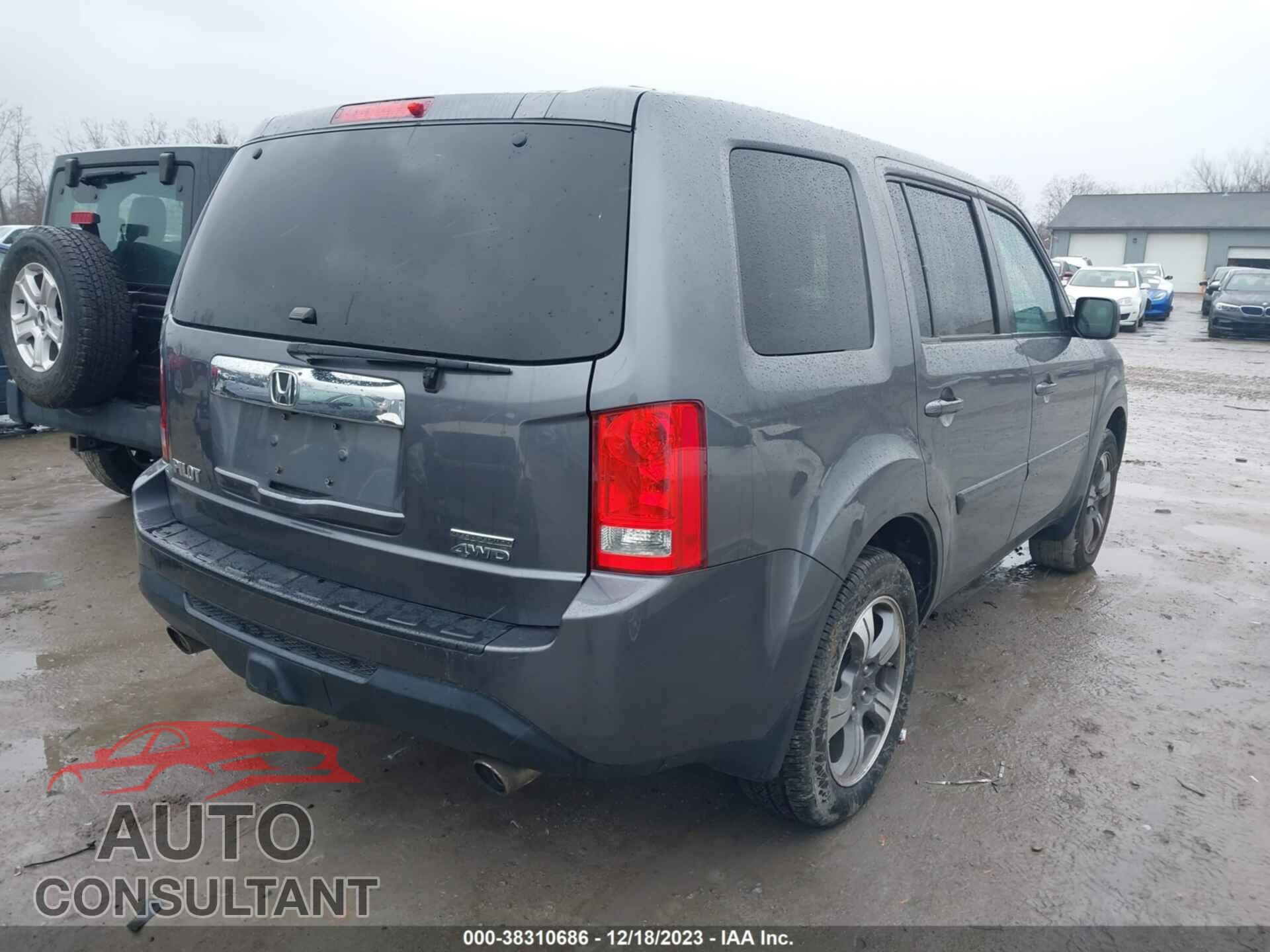 HONDA PILOT 2015 - 5FNYF4H36FB014356