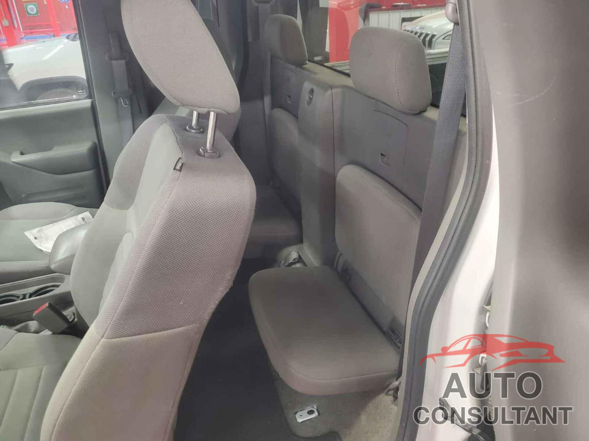 NISSAN FRONTIER 2015 - 1N6BD0CT9FN744420