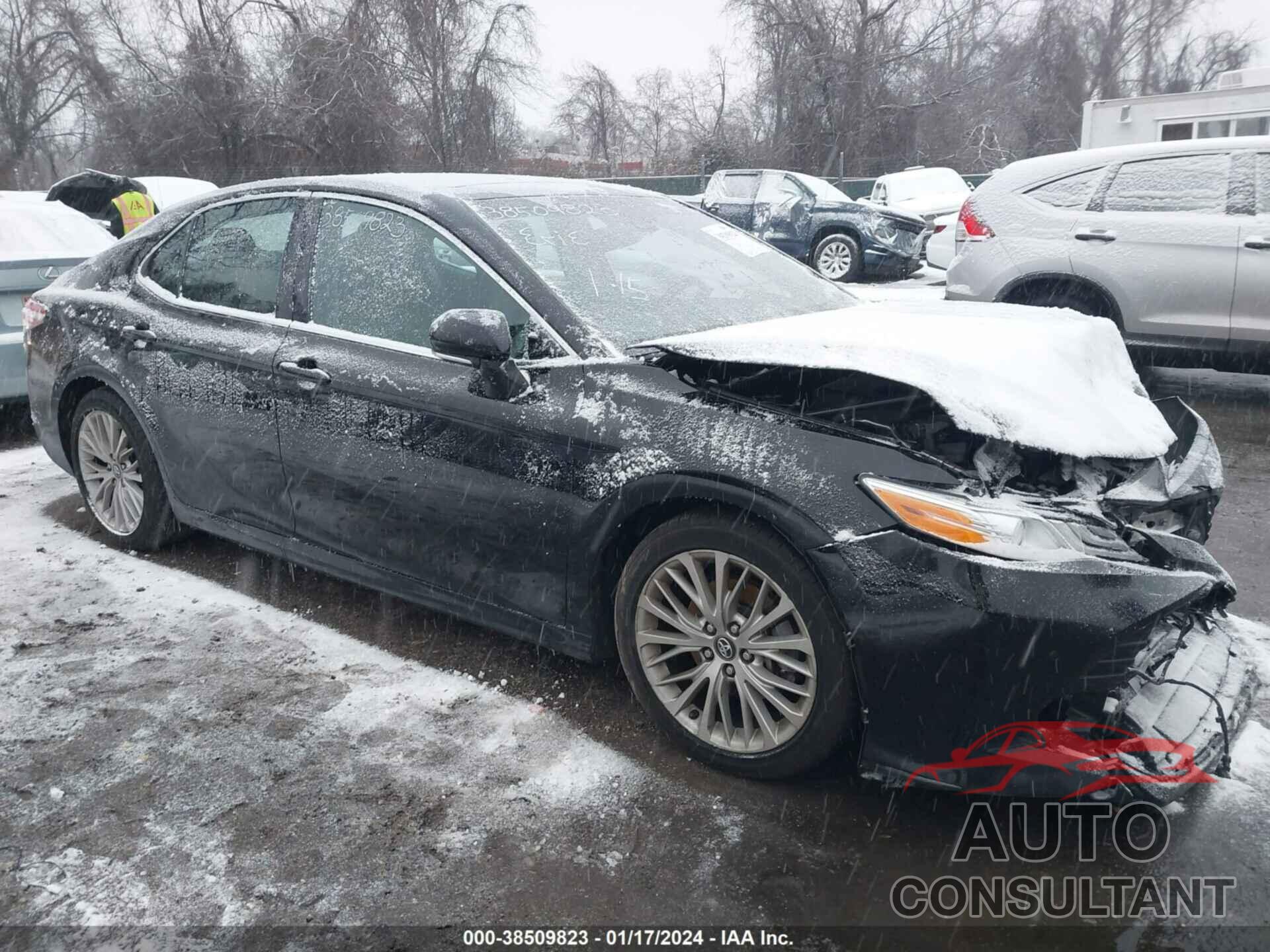 TOYOTA CAMRY 2018 - 4T1B11HKXJU114174