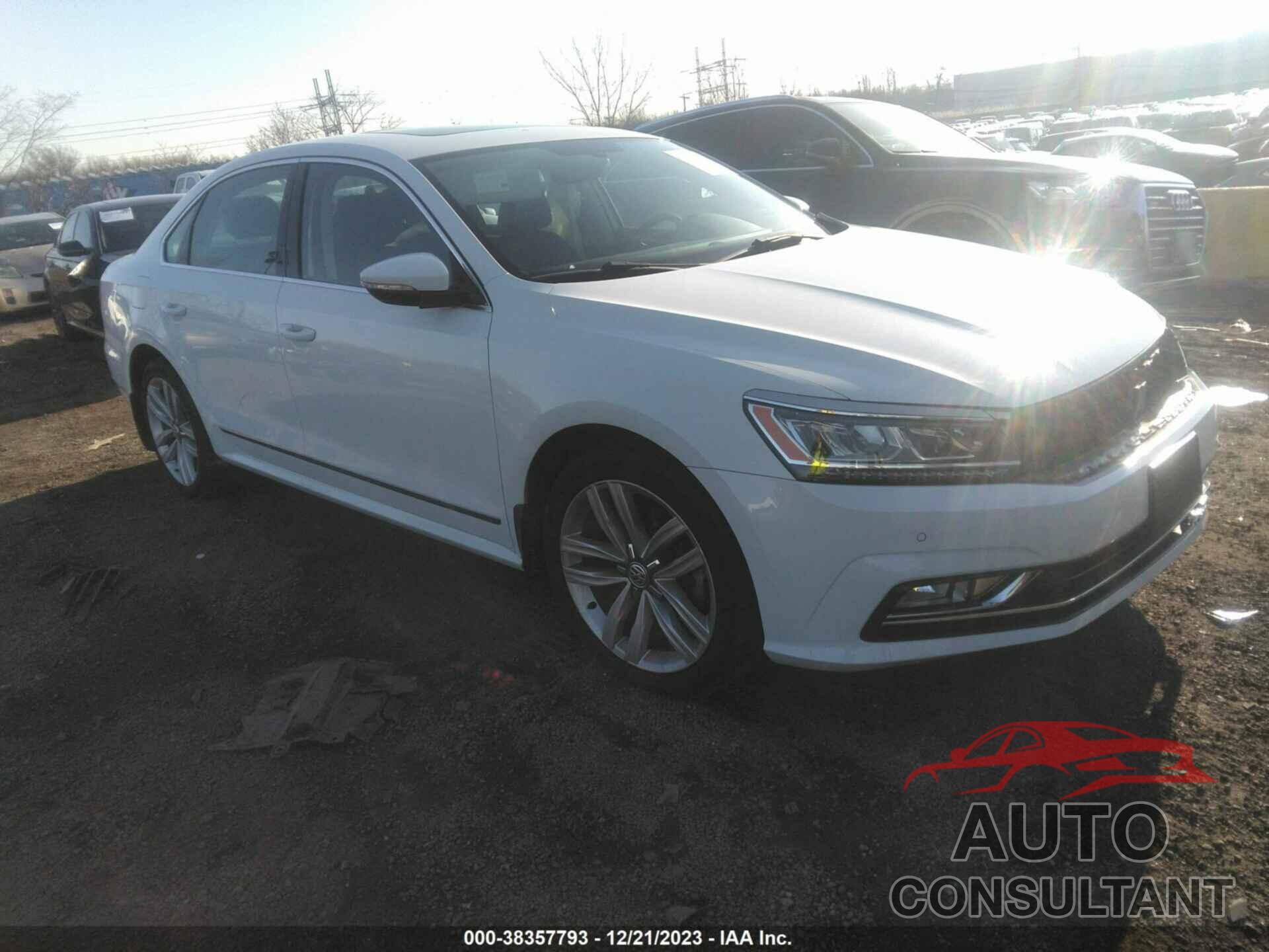 VOLKSWAGEN PASSAT 2017 - 1VWGT7A32HC020426