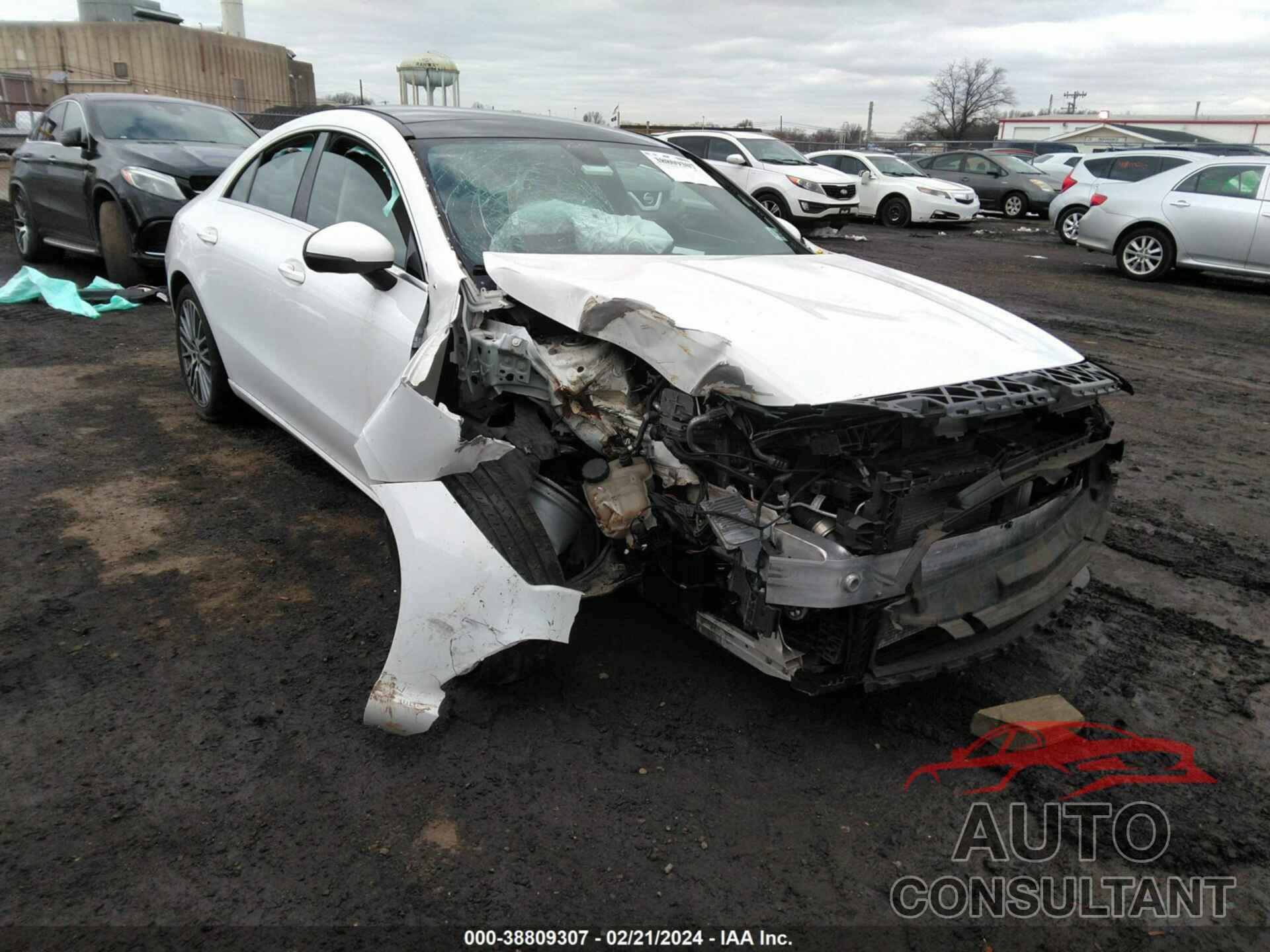 MERCEDES-BENZ CLA 250 2020 - W1K5J4HB3LN117293