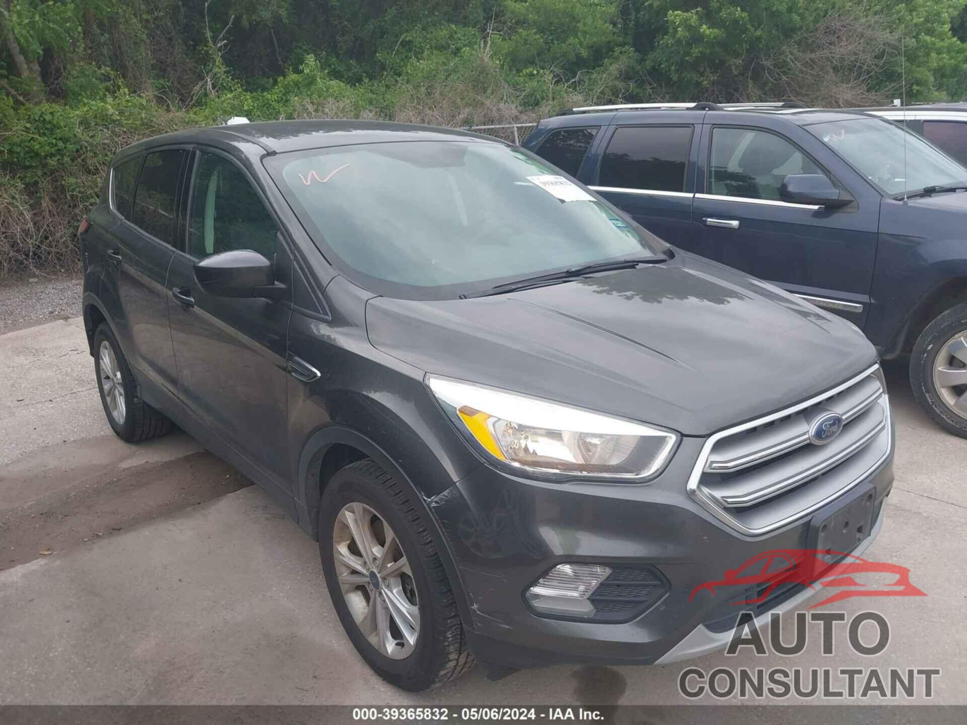 FORD ESCAPE 2017 - 1FMCU9GD8HUD78484