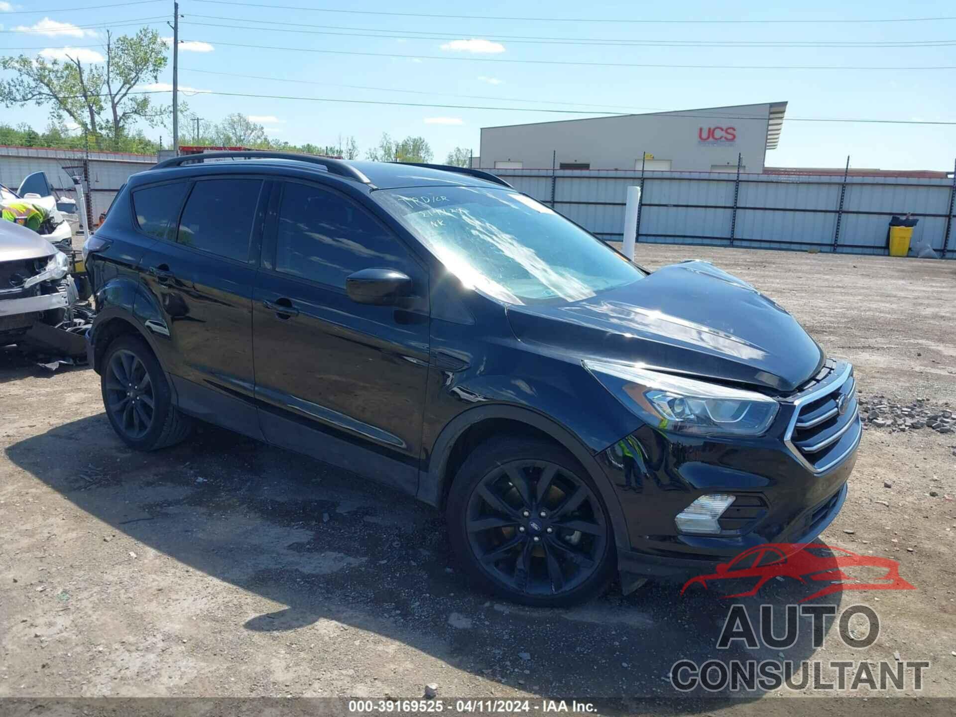 FORD ESCAPE 2018 - 1FMCU0GD9JUD20255