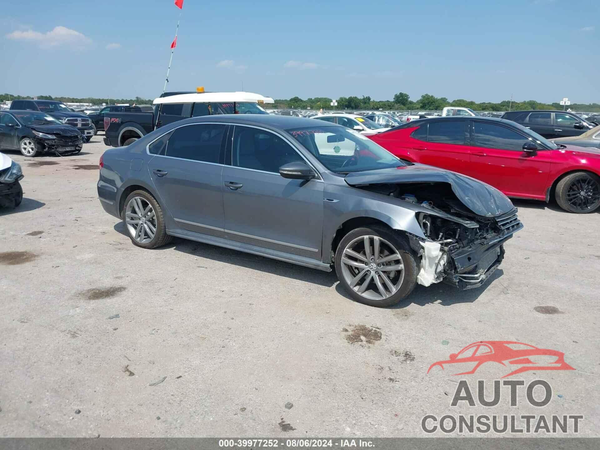 VOLKSWAGEN PASSAT 2017 - 1VWDT7A38HC041557