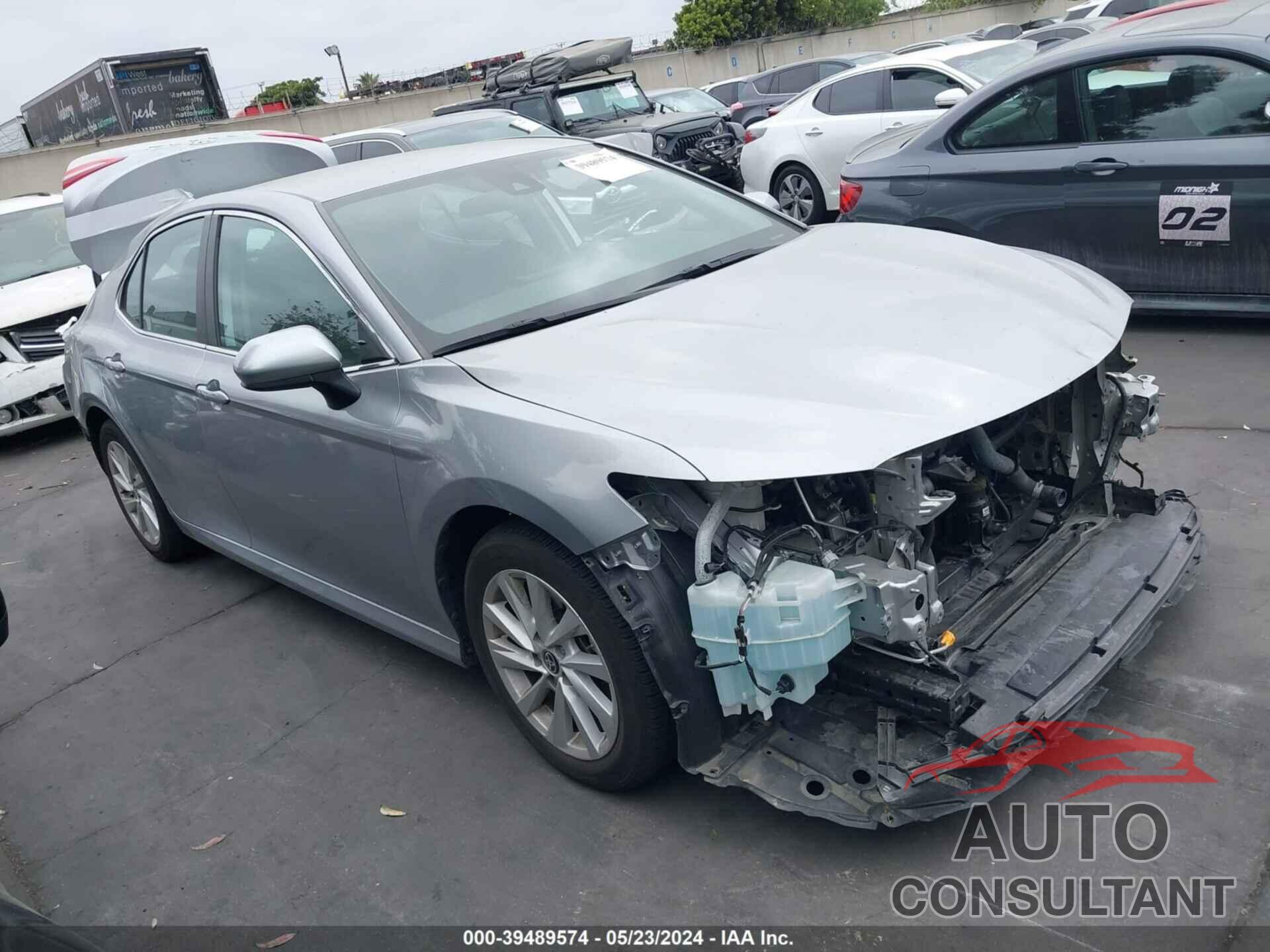 TOYOTA CAMRY 2022 - 4T1C11AK4NU672669