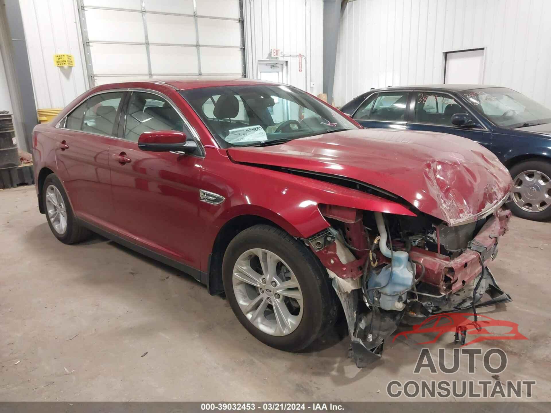 FORD TAURUS 2018 - 1FAHP2E83JG132080