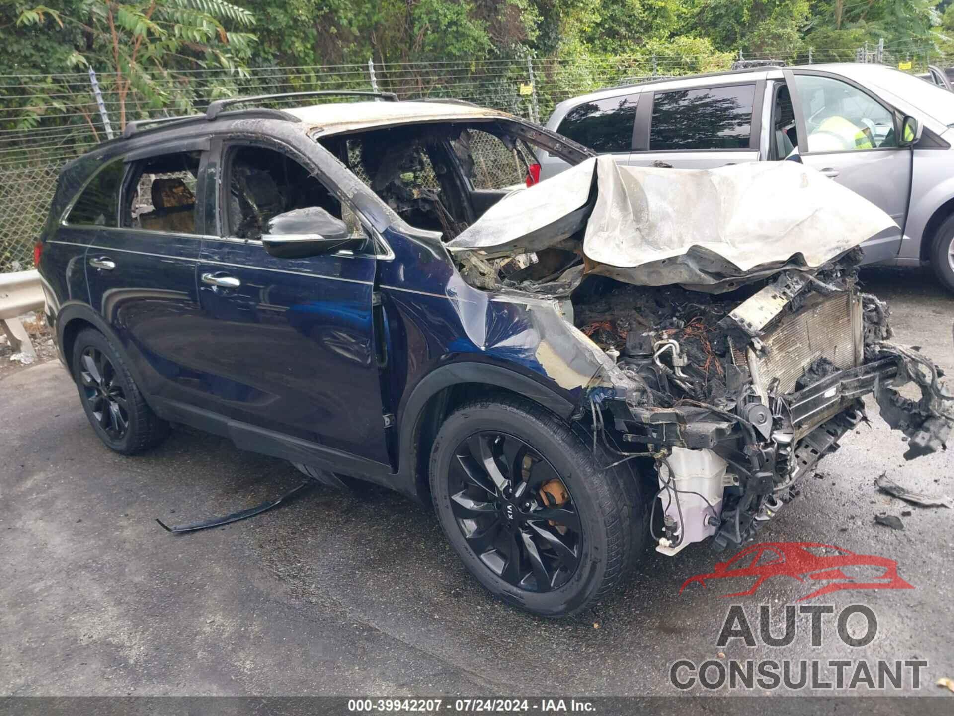 KIA SORENTO 2019 - 5XYPG4A5XKG608973