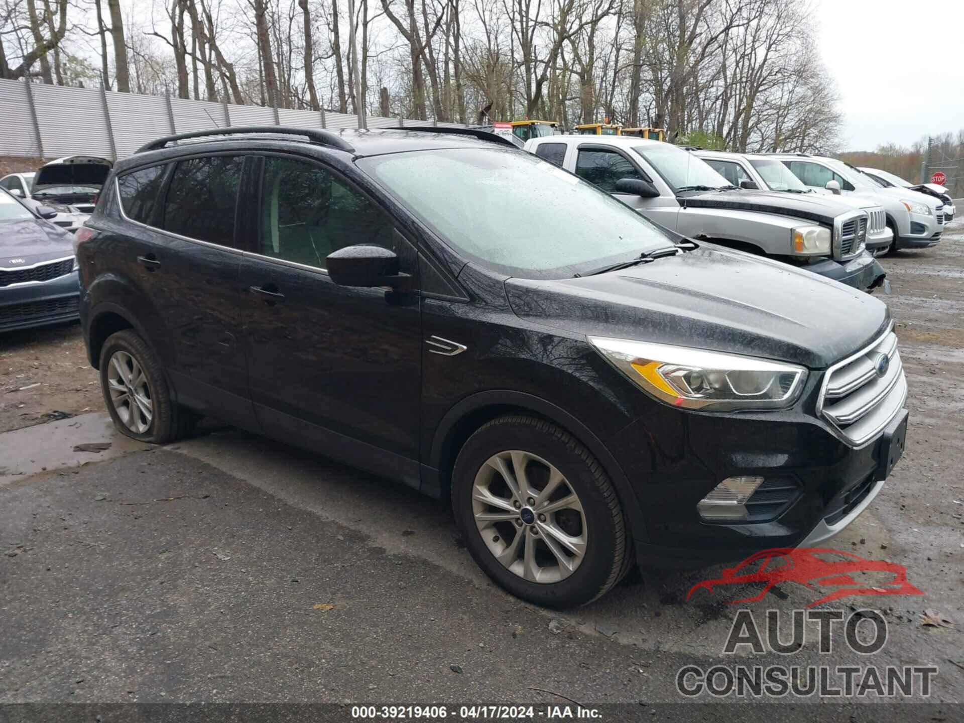 FORD ESCAPE 2017 - 1FMCU9GD5HUA11283