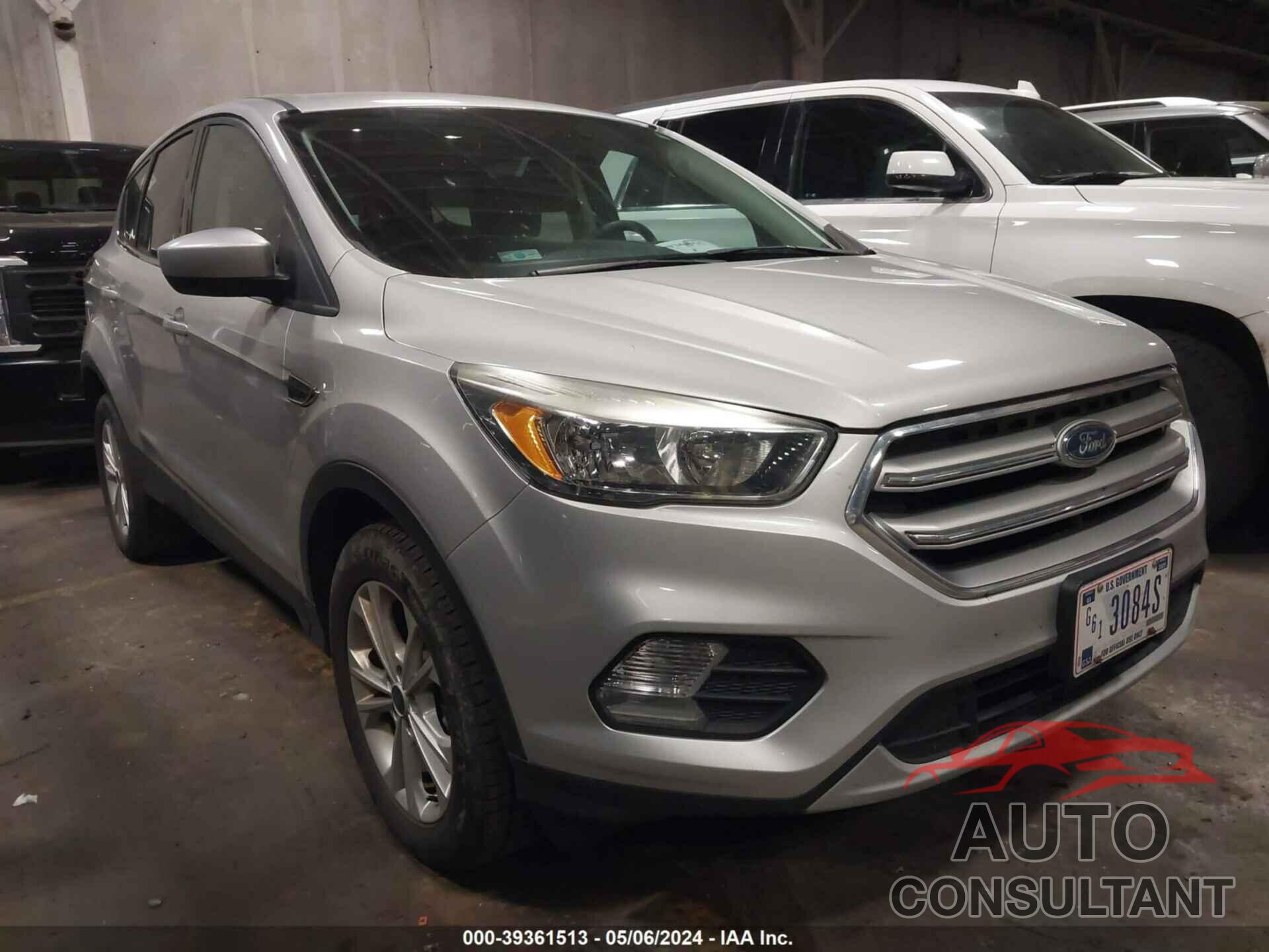 FORD ESCAPE 2017 - 1FMCU9G96HUC39434