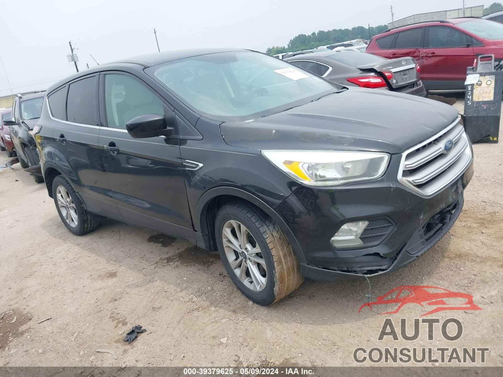 FORD ESCAPE 2017 - 1FMCU9GD1HUC04398