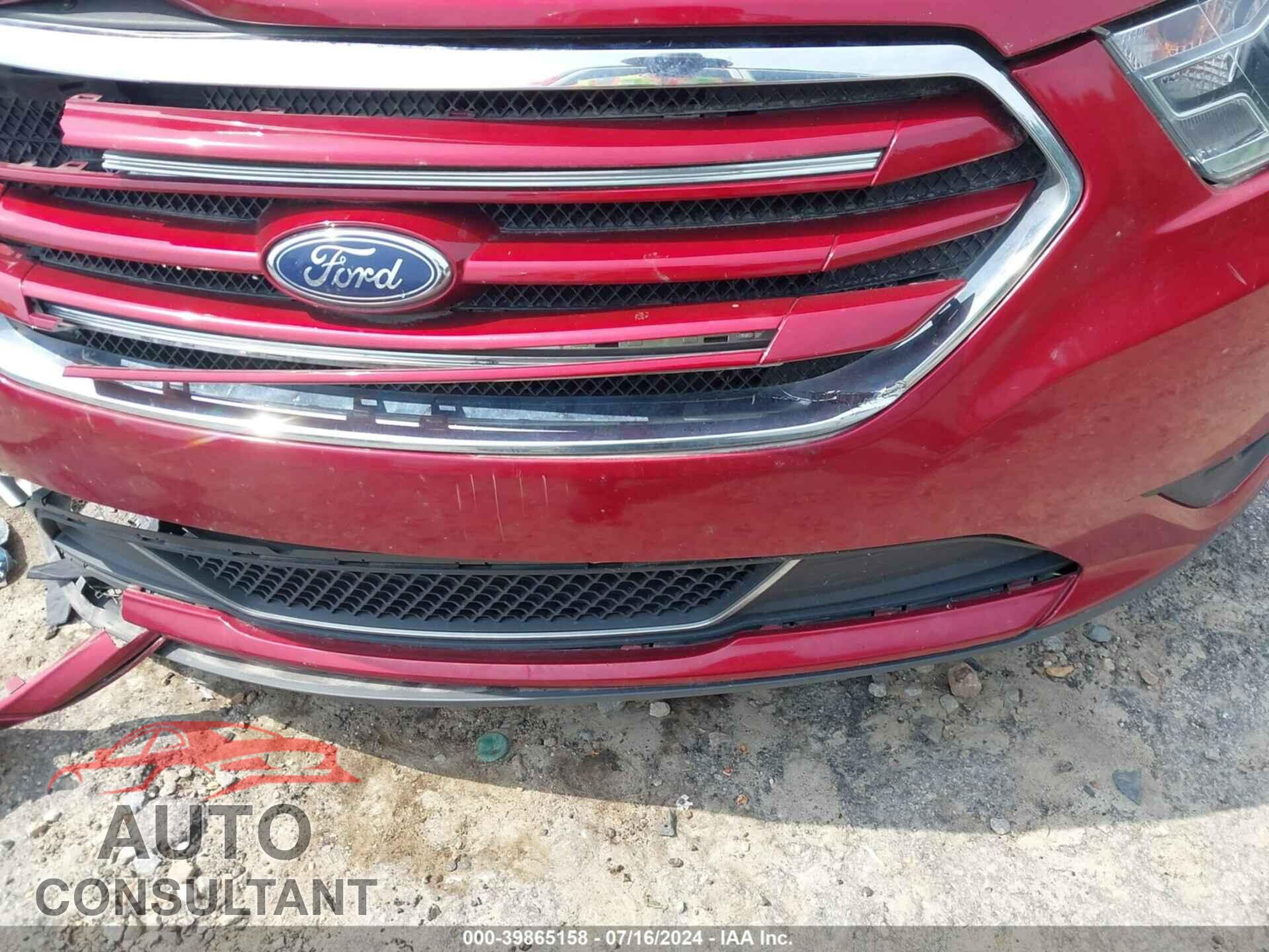 FORD TAURUS 2018 - 1FAHP2F80JG105109