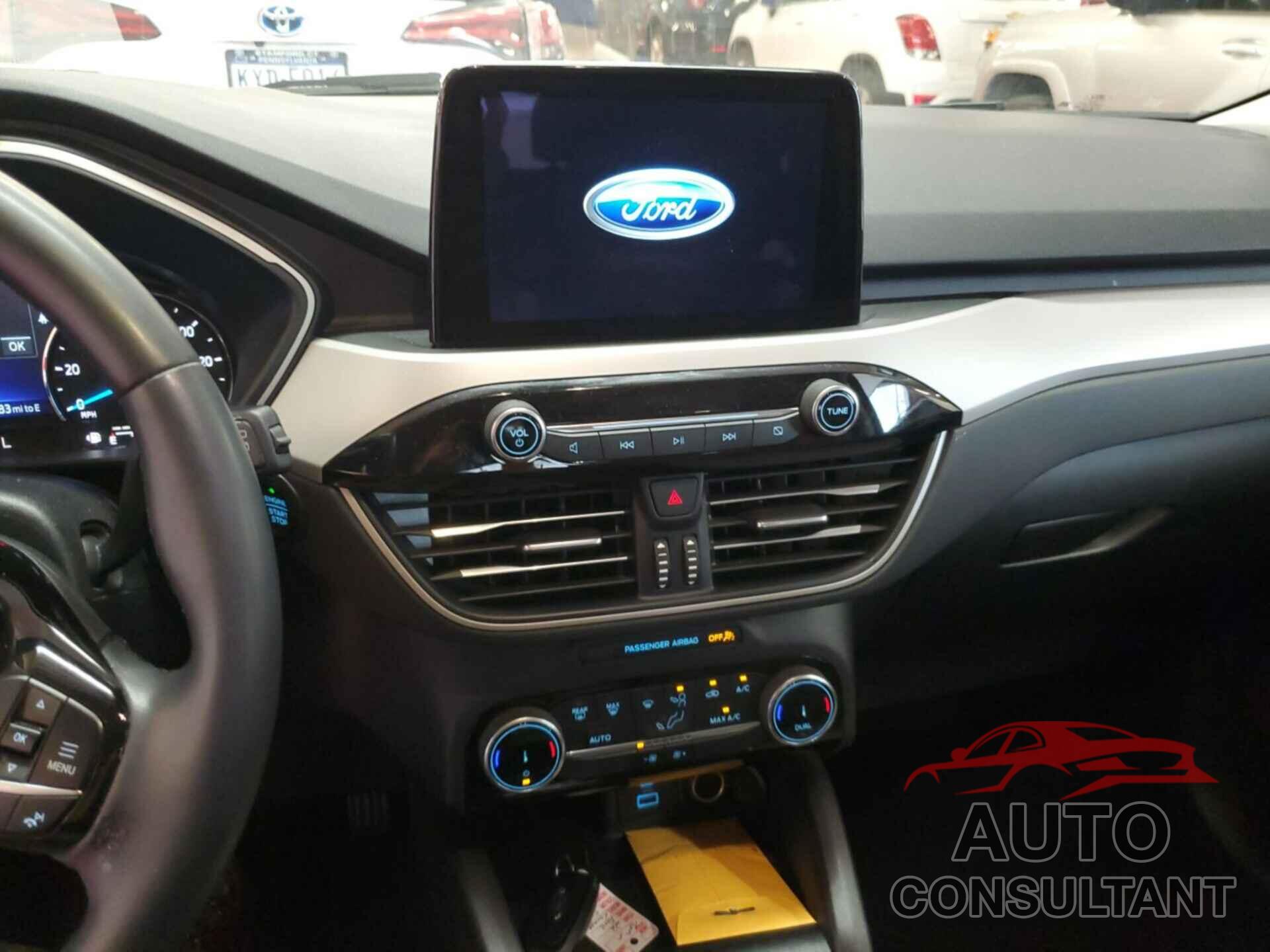 FORD ESCAPE 2022 - 1FMCU9BZ0NUA42407