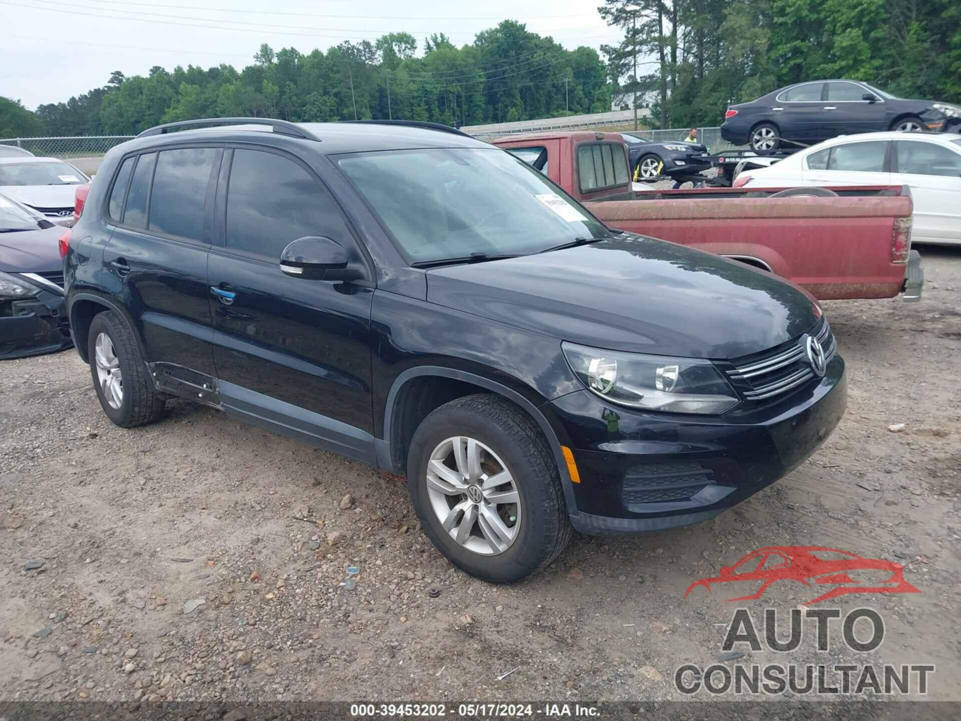 VOLKSWAGEN TIGUAN 2017 - WVGAV7AX4HK034268