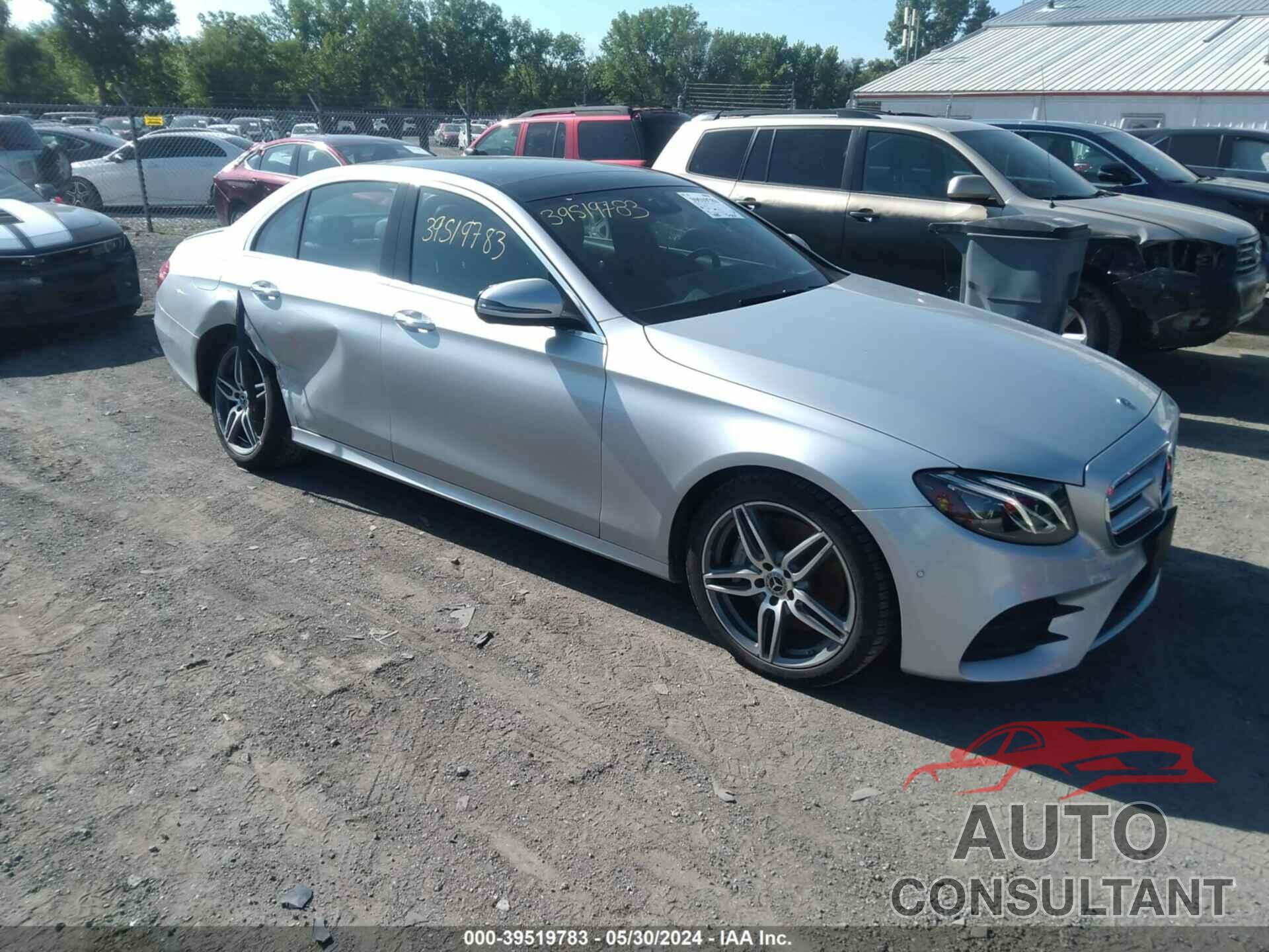 MERCEDES-BENZ E 300 2018 - WDDZF4KB8JA431568