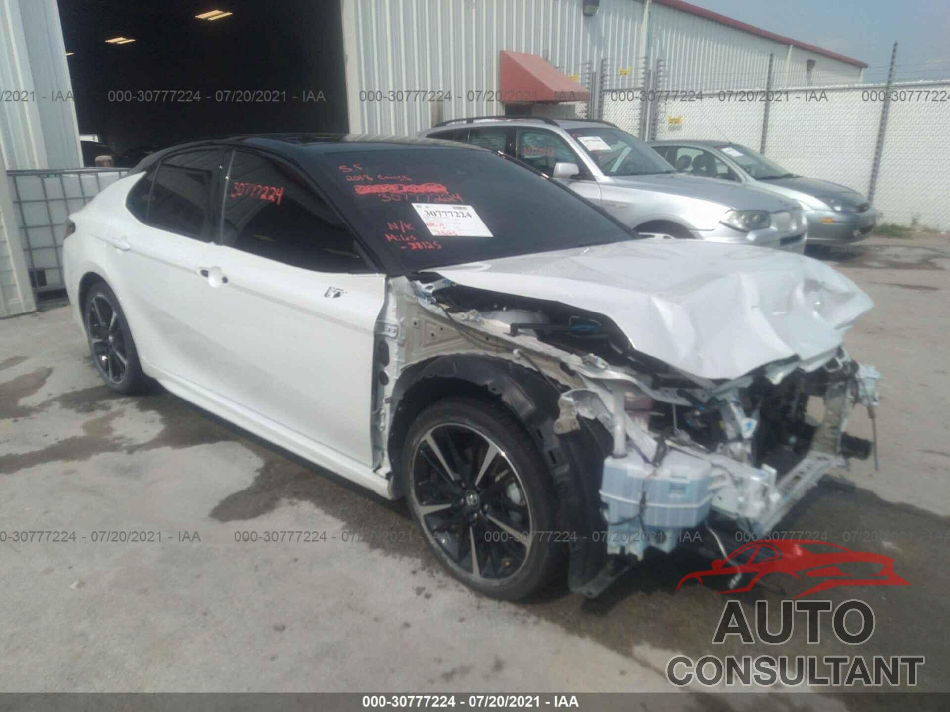 TOYOTA CAMRY 2018 - 4T1BZ1HK8JU013501