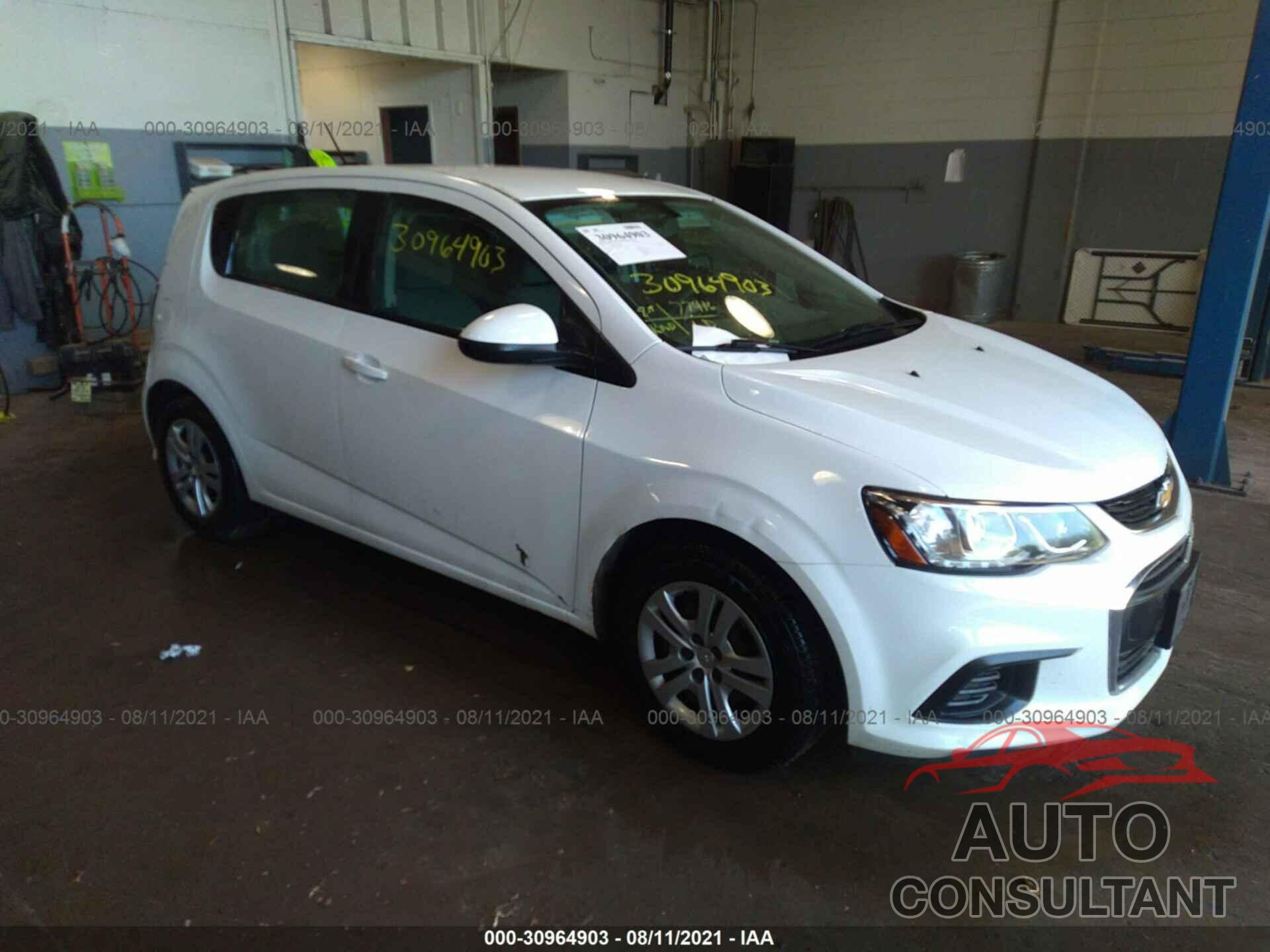 CHEVROLET SONIC 2017 - 1G1JG6SH5H4169580
