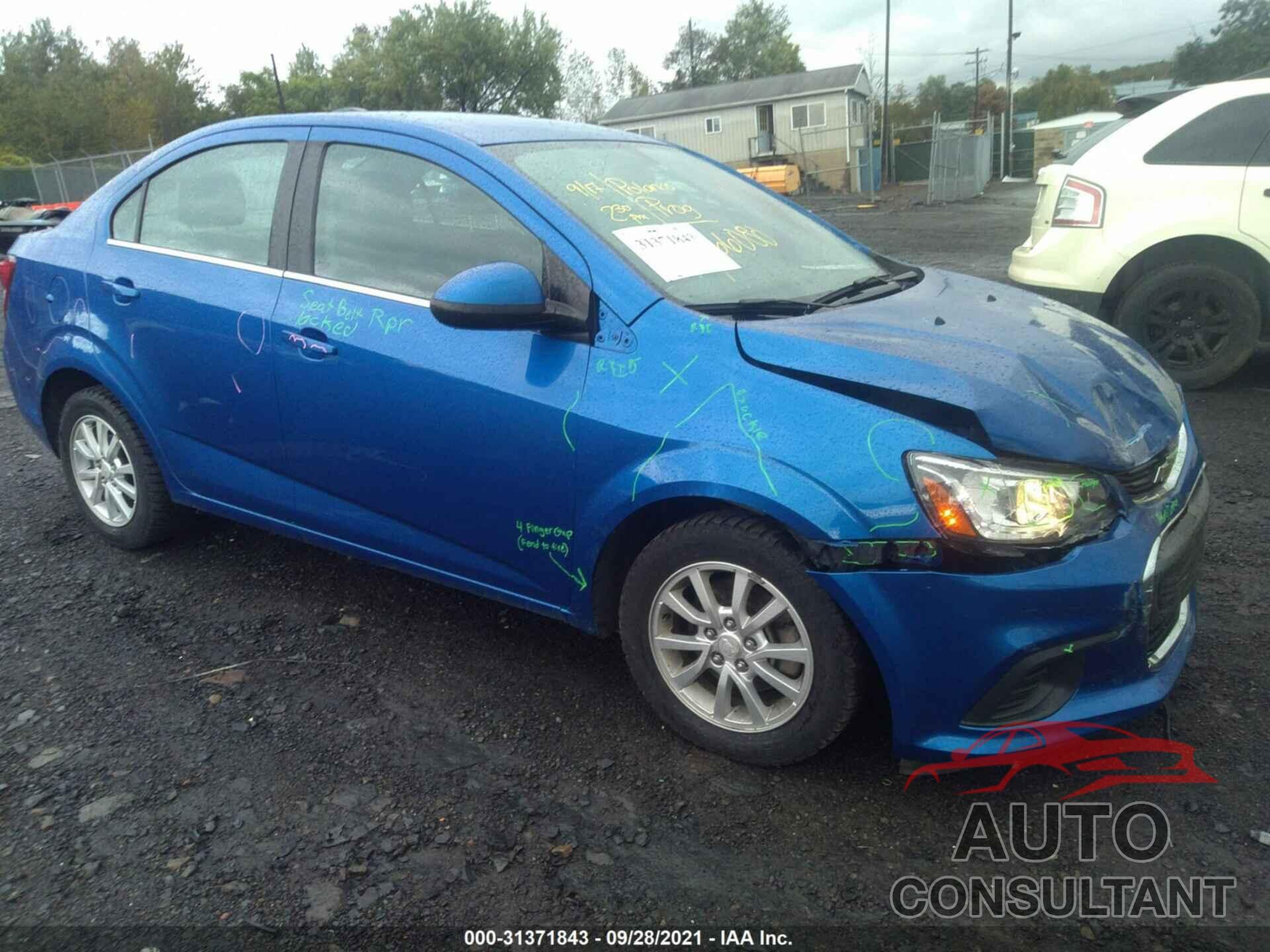 CHEVROLET SONIC 2018 - 1G1JD5SG4J4101478