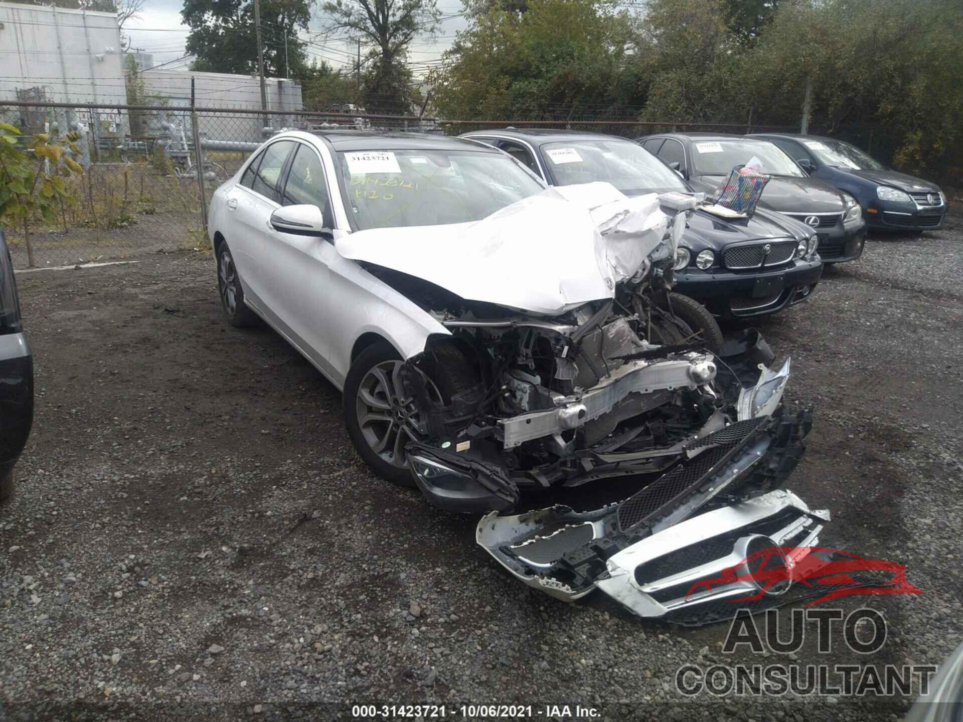 MERCEDES-BENZ C-CLASS 2018 - 55SWF4KB7JU236340