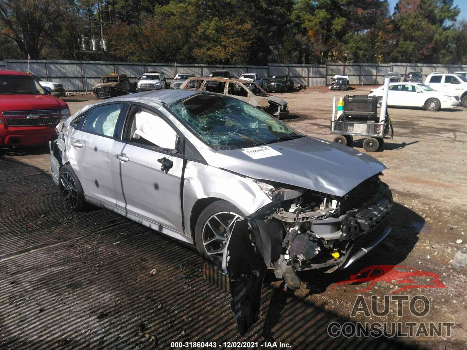 FORD FOCUS 2016 - 1FADP3F27GL262524