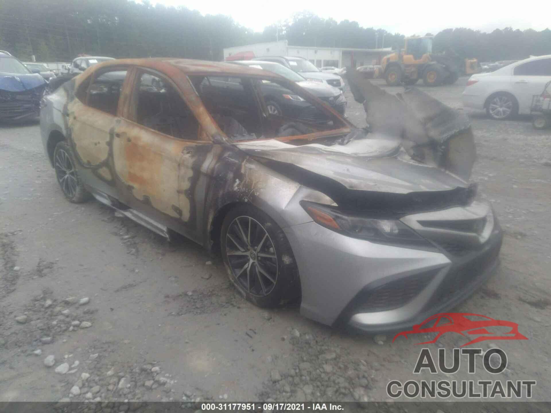 TOYOTA CAMRY 2021 - 4T1G11AK6MU435102
