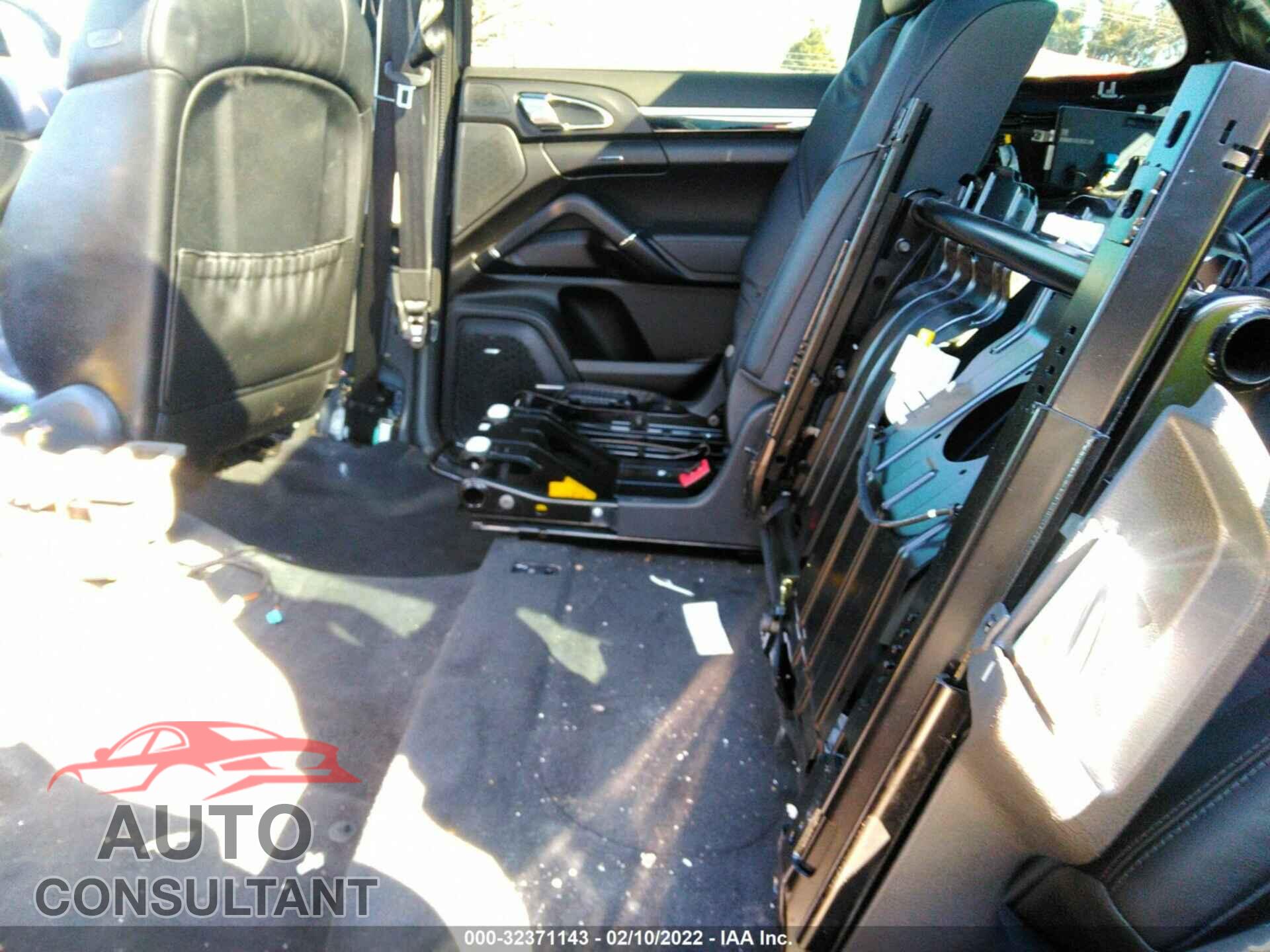 PORSCHE CAYENNE 2017 - WP1AA2A26HKA84899