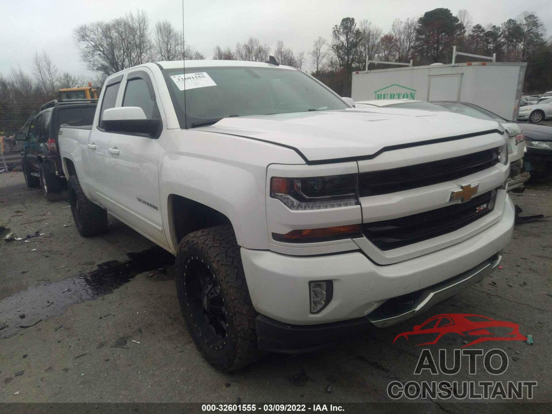 CHEVROLET SILVERADO 1500 2018 - 1GCVKREH2JZ324292