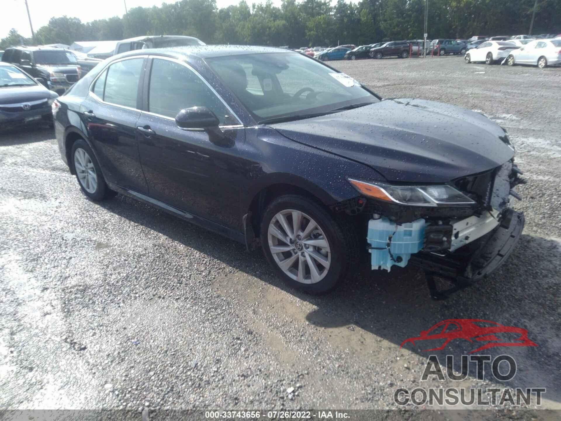 TOYOTA CAMRY 2022 - 4T1C11AK5NU668274