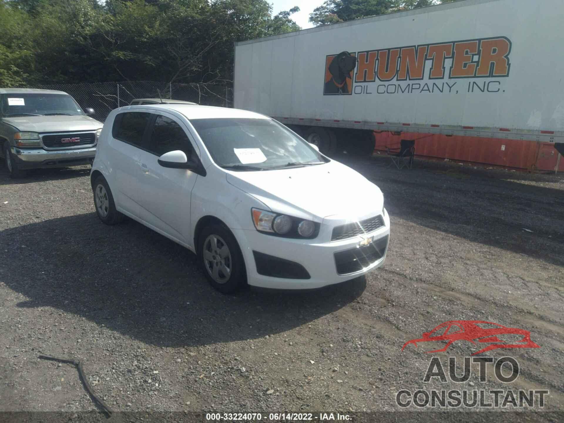 CHEVROLET SONIC 2016 - 1G1JA6SH7G4163392