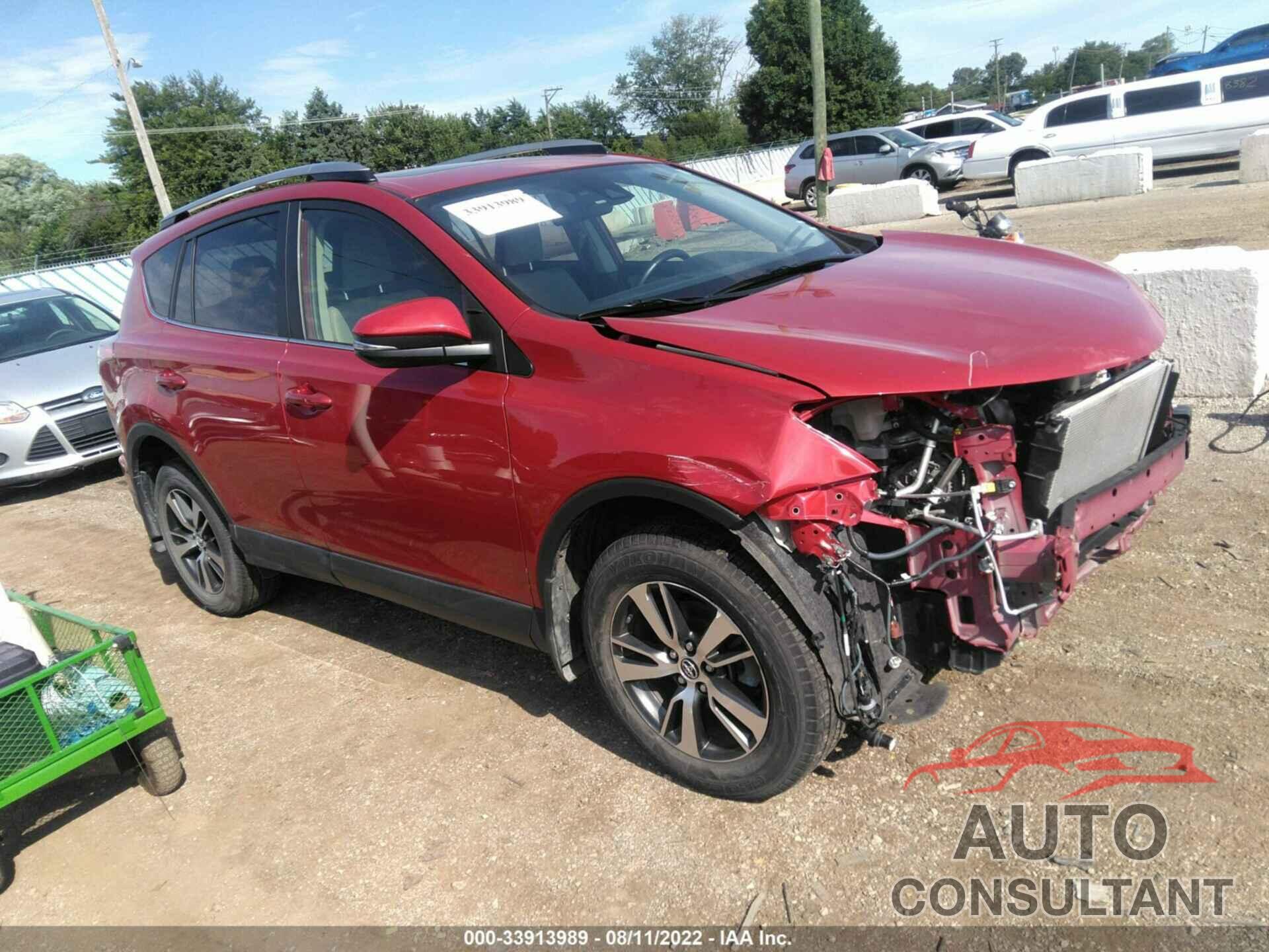 TOYOTA RAV4 2017 - JTMRFREV2HJ138613