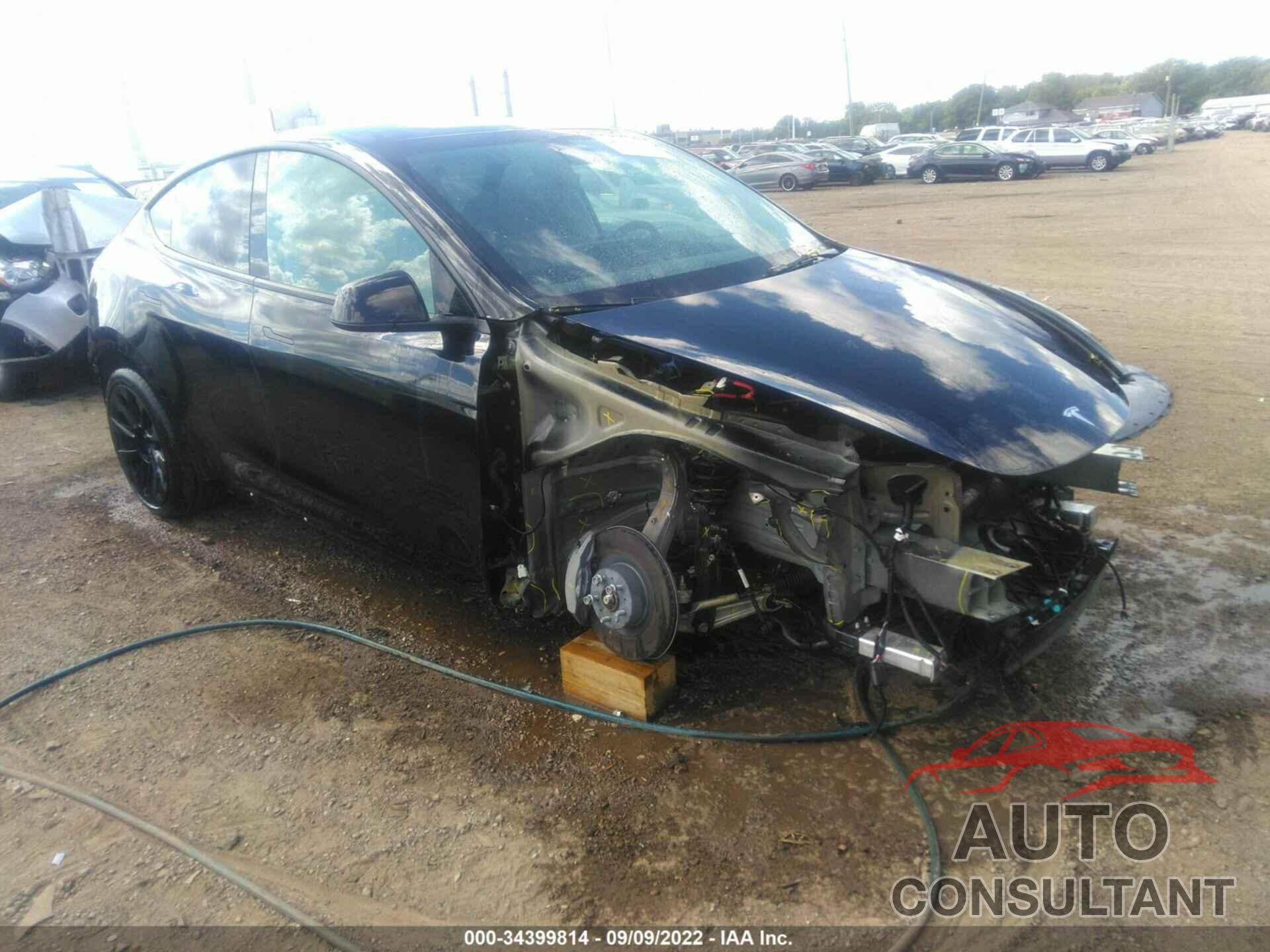 TESLA MODEL Y 2021 - 5YJYGAEE1MF208338