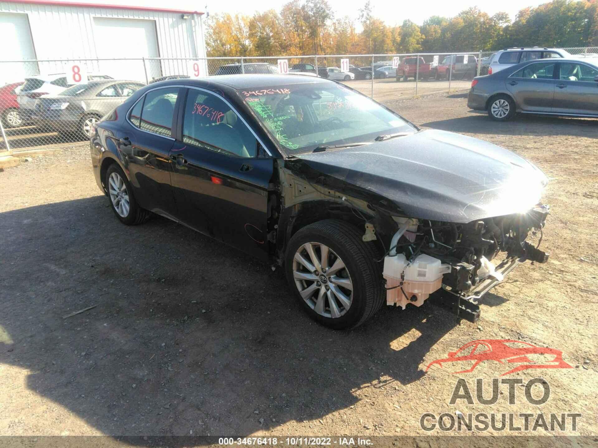 TOYOTA CAMRY 2018 - 4T1B11HK4JU580120