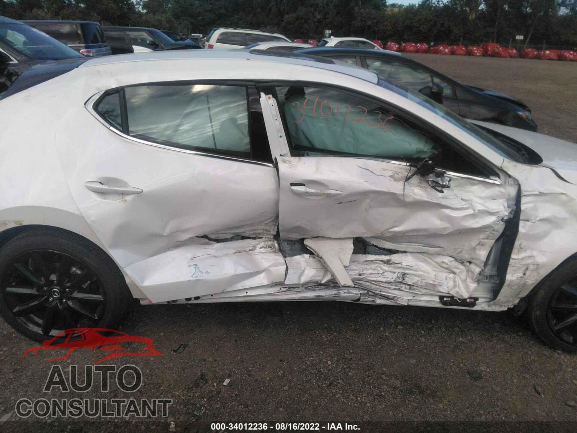 MAZDA MAZDA3 HATCHBACK 2021 - JM1BPBML3M1401854